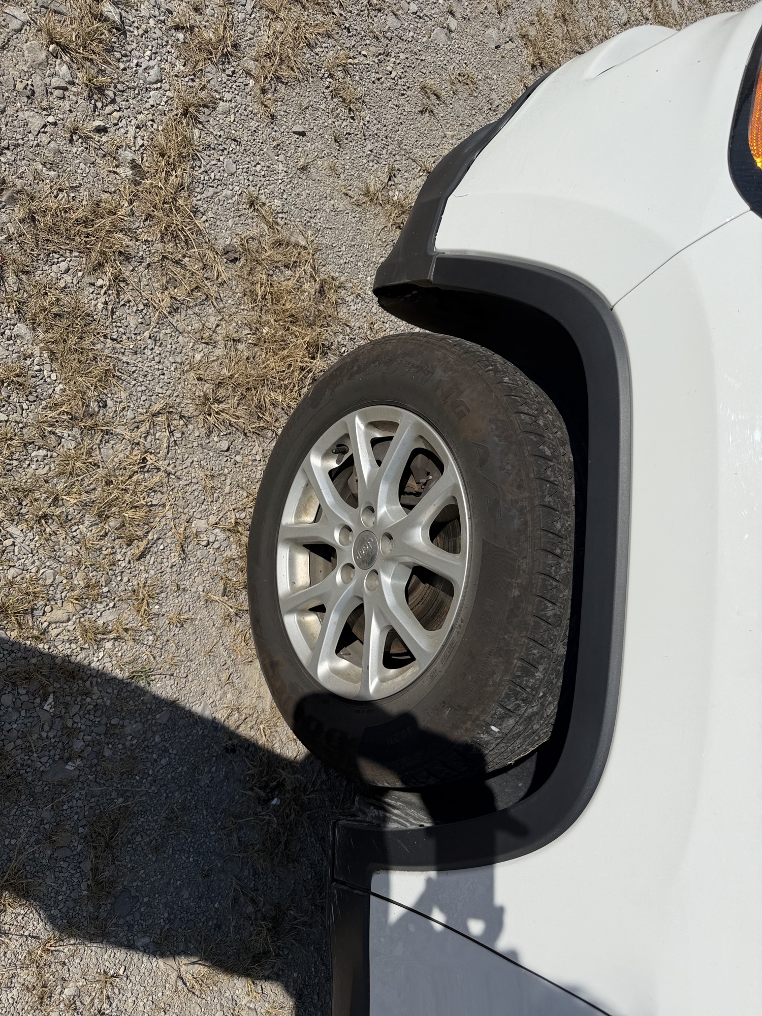2015 jeep cherokee sport-4wd with 260455 miles for sale near St. Louis, Missouri 106683_12_drv_front_wheel.jpg