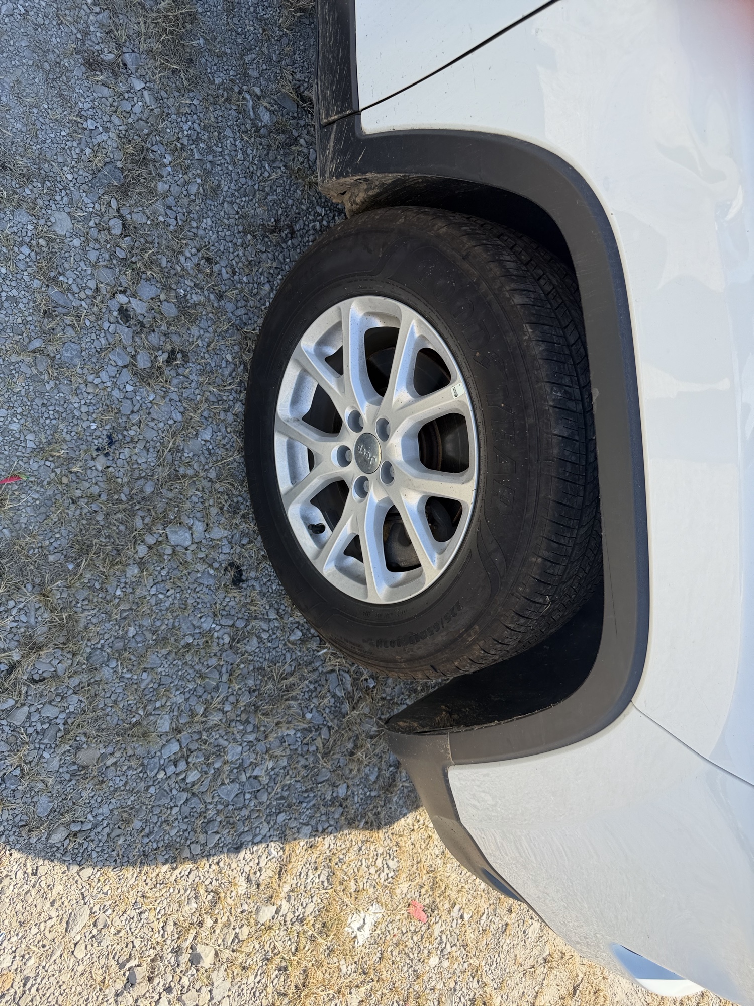 2015 jeep cherokee sport-4wd with 260455 miles for sale near St. Louis, Missouri 106683_15_front_pass_wheel.jpg