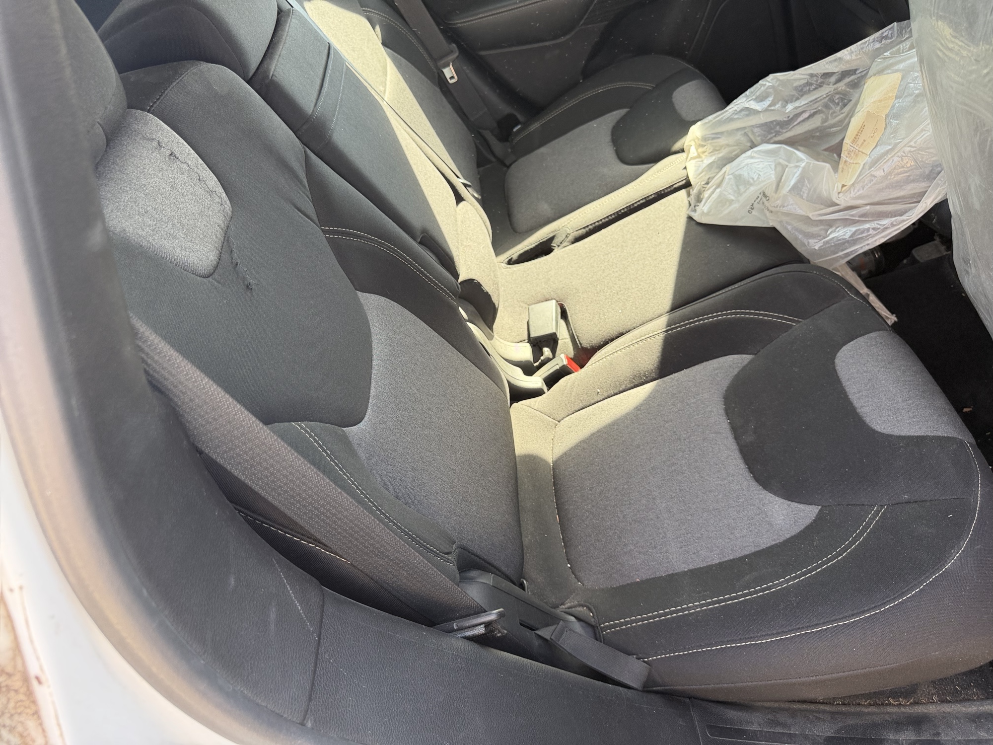 2015 jeep cherokee sport-4wd with 260455 miles for sale near St. Louis, Missouri 106683_28_pass_rear_seat.jpg