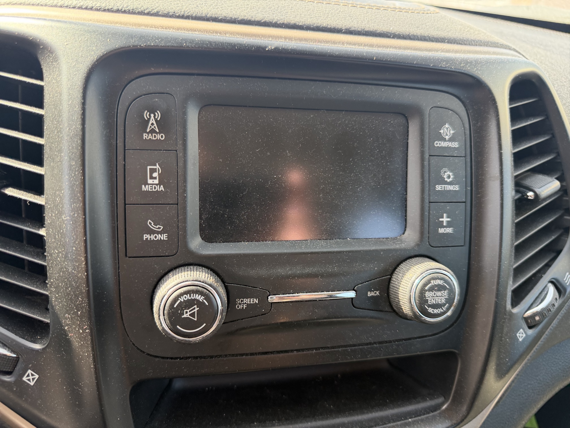 2015 jeep cherokee sport-4wd with 260455 miles for sale near St. Louis, Missouri 106683_39_radio_closeup.jpg