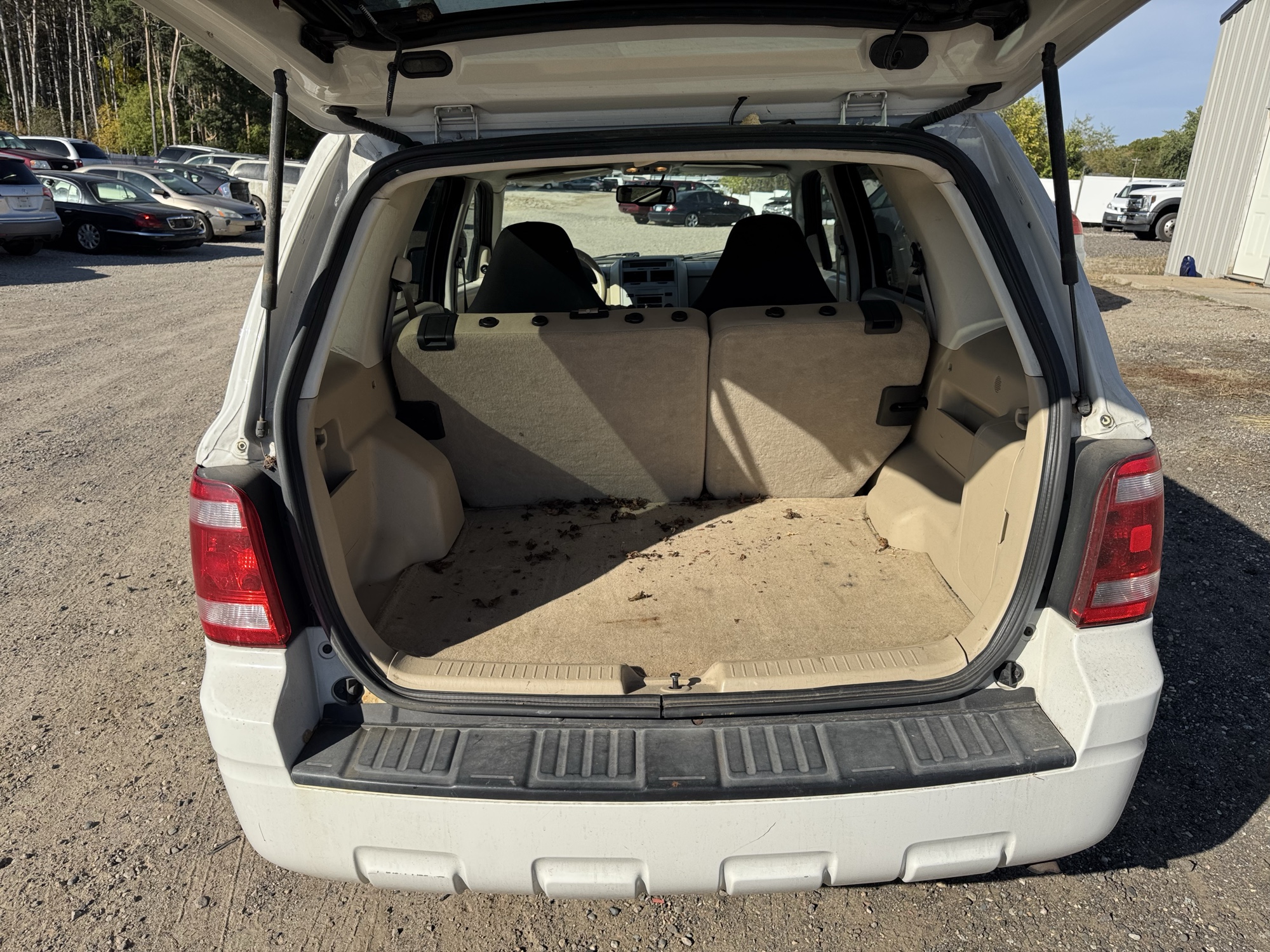 2009 ford escape xlt-fwd-v6 with 165967 miles for sale near Elk River, Minnesota 106684_26_trunk.jpg