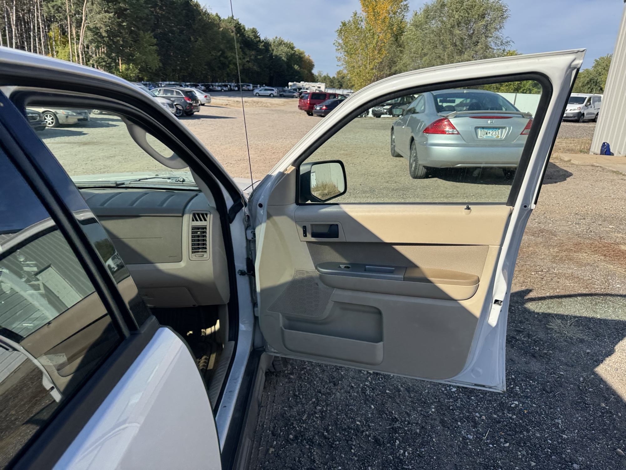 2009 ford escape xlt-fwd-v6 with 165967 miles for sale near Elk River, Minnesota 106684_32_passenger_door_panel.jpg