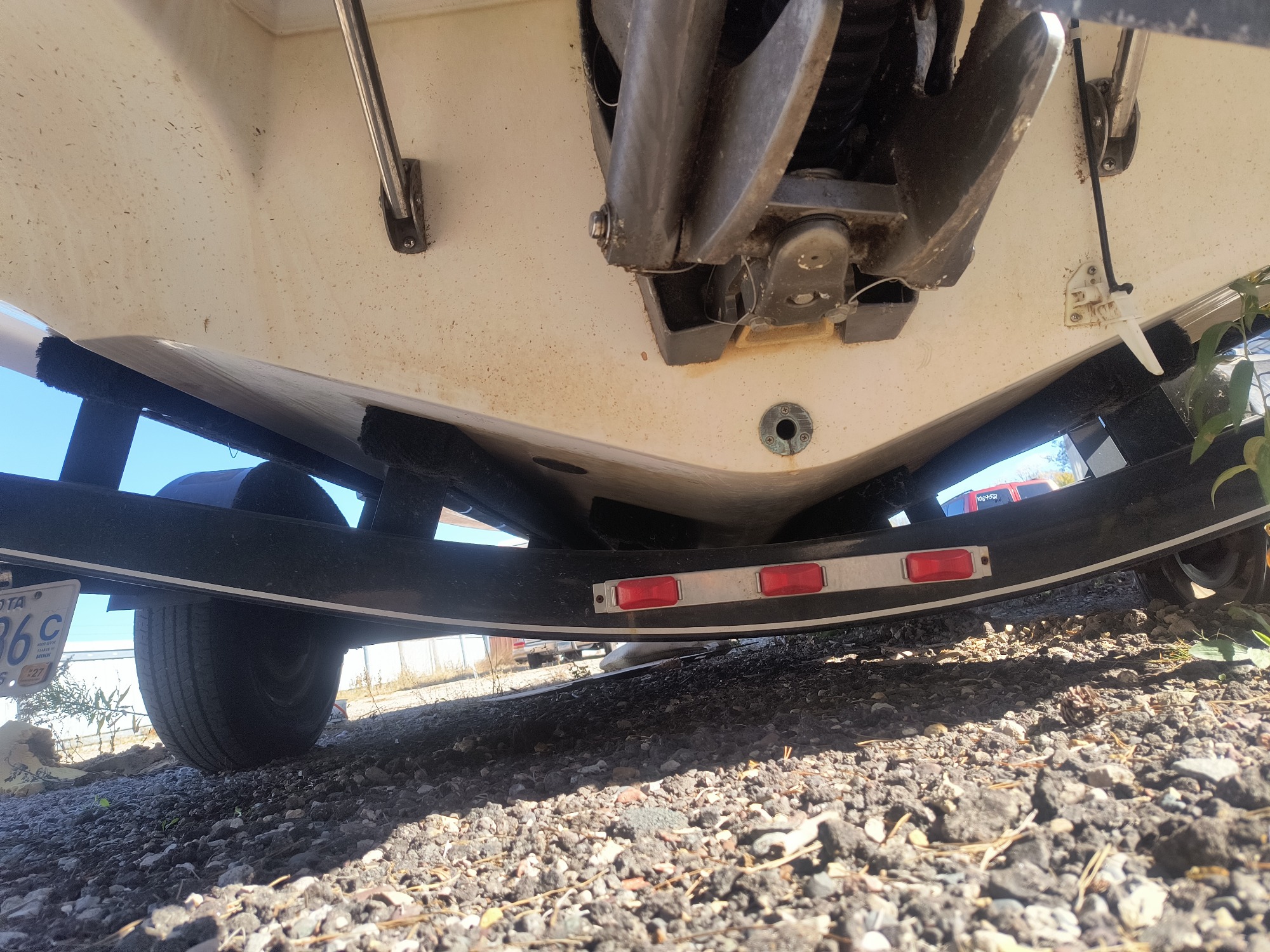 2004 monterey 190-liner-series for sale near Elk River, Minnesota 106686_19_undercar_rear.jpg