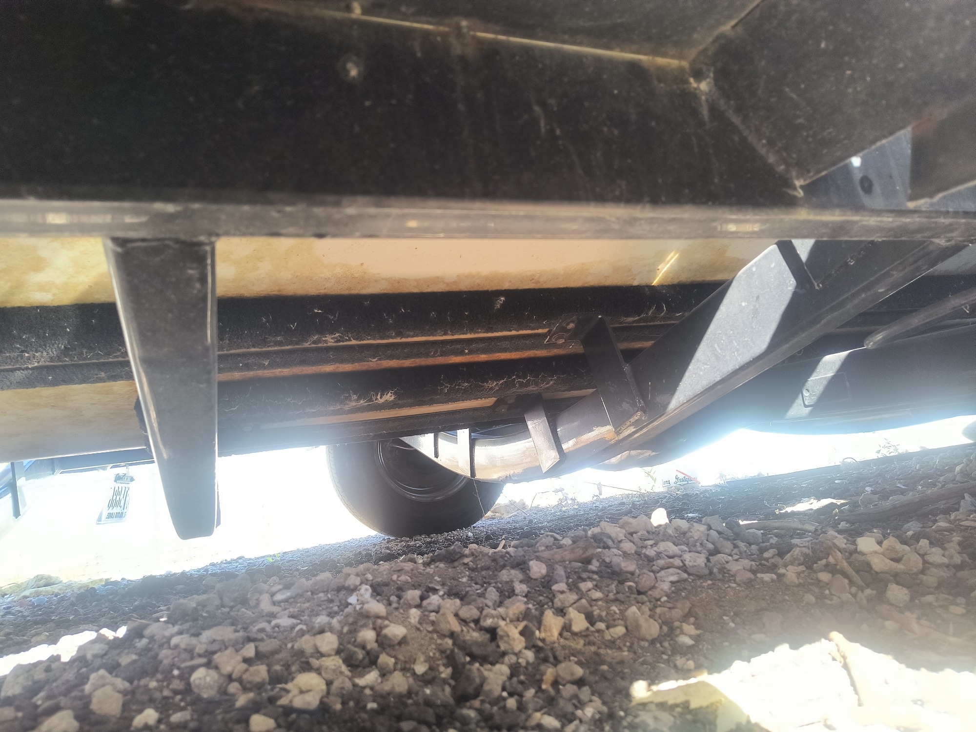 2004 monterey 190-liner-series for sale near Elk River, Minnesota 106686_20_undercar_rear_pass.jpg