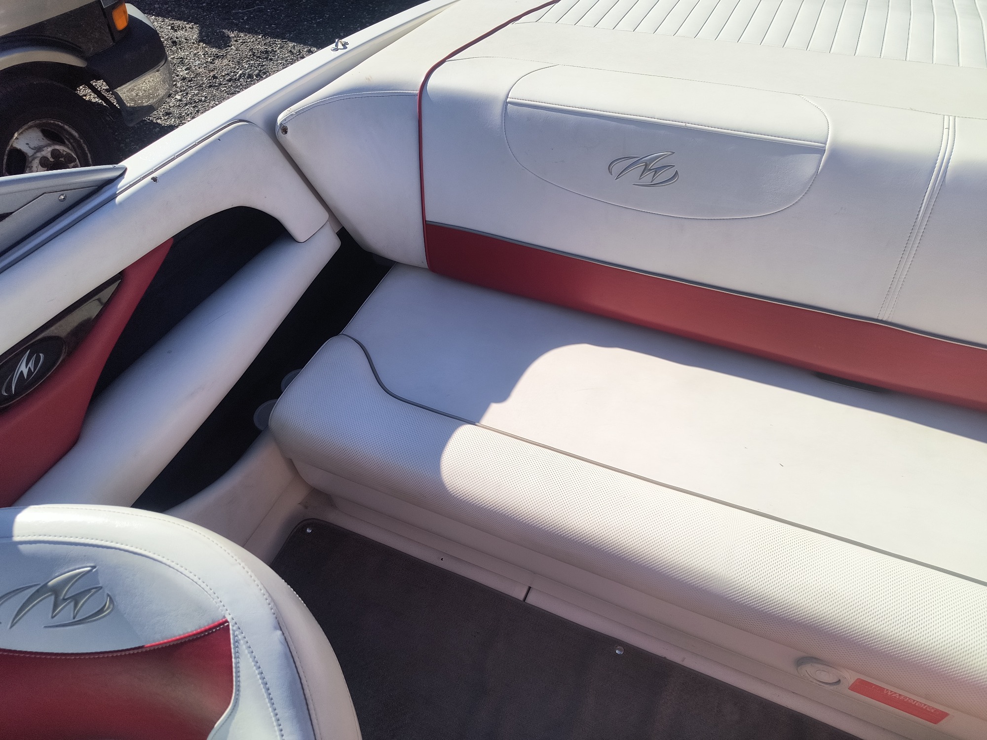 2004 monterey 190-liner-series for sale near Elk River, Minnesota 106686_24_drv_rear_seat.jpg