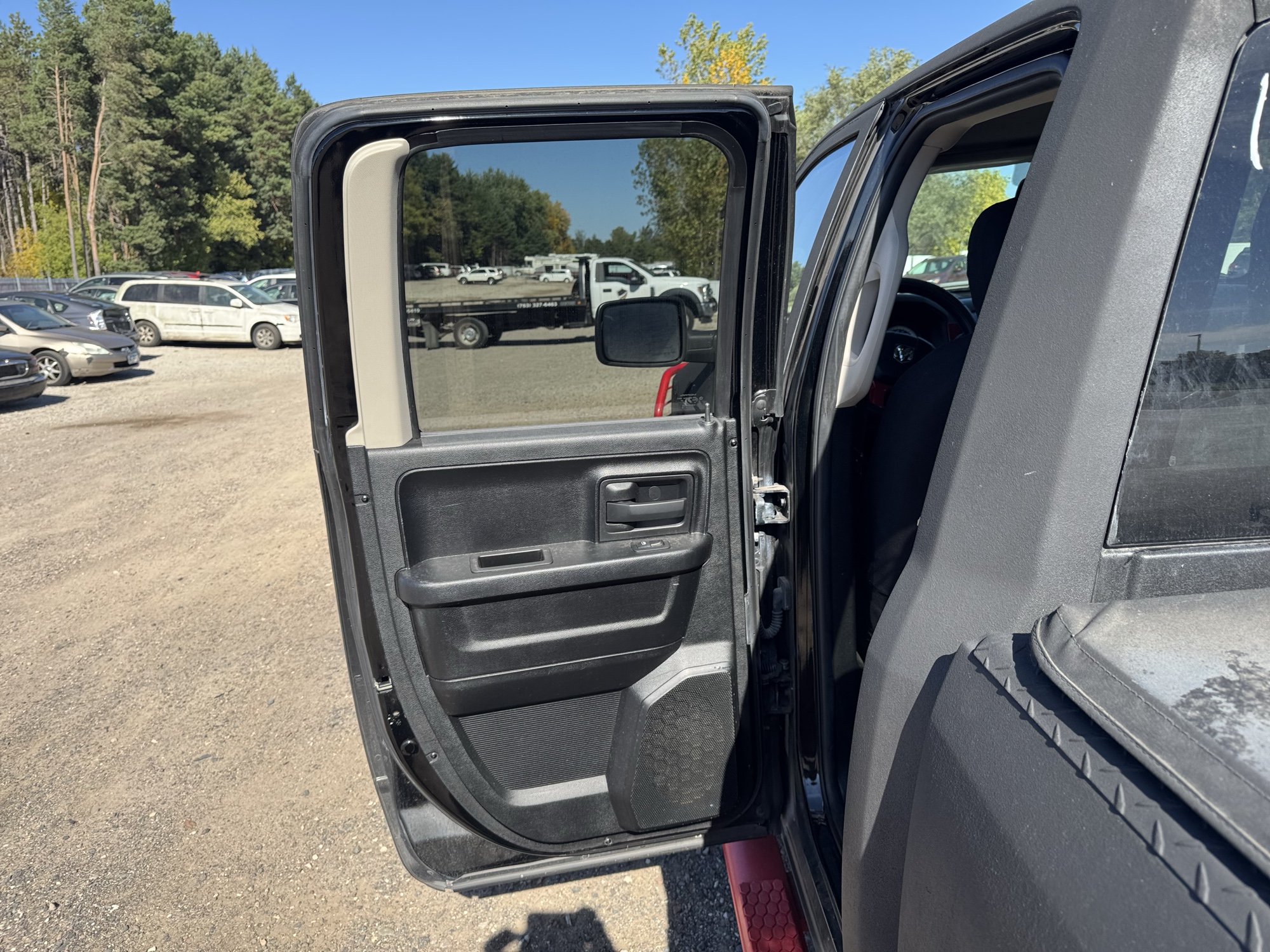 2014 ram 1500 tradesman-quad-cab-4wd with 109498 miles for sale near Elk River, Minnesota 106687_25_drv_rear_door_panel.jpg