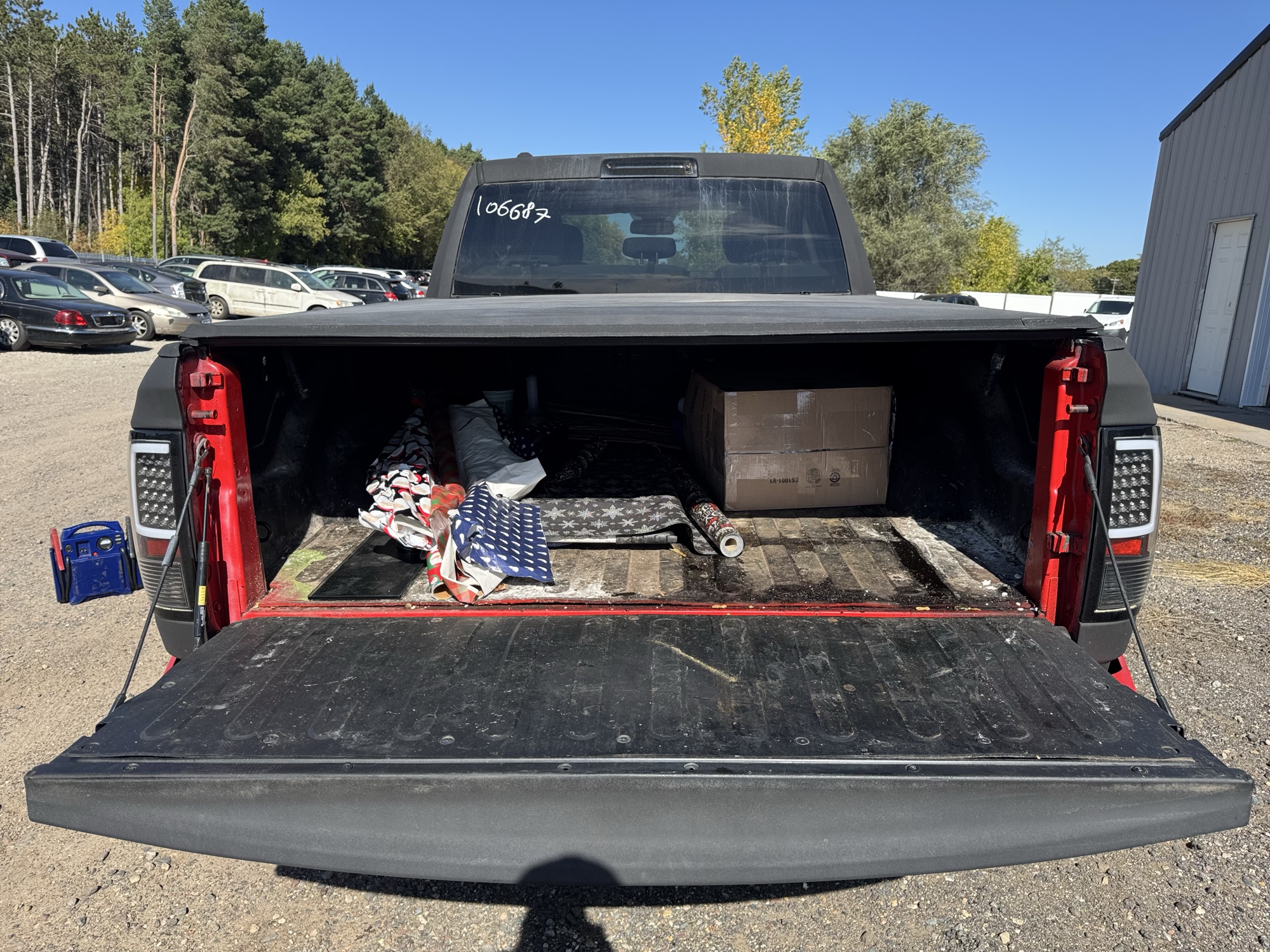 2014 ram 1500 tradesman-quad-cab-4wd with 109498 miles for sale near Elk River, Minnesota 106687_26_trunk.jpg