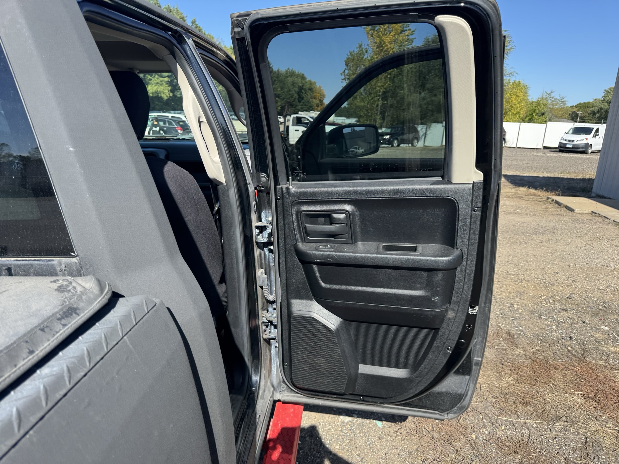 2014 ram 1500 tradesman-quad-cab-4wd with 109498 miles for sale near Elk River, Minnesota 106687_30_pass_rear_door_panel.jpg