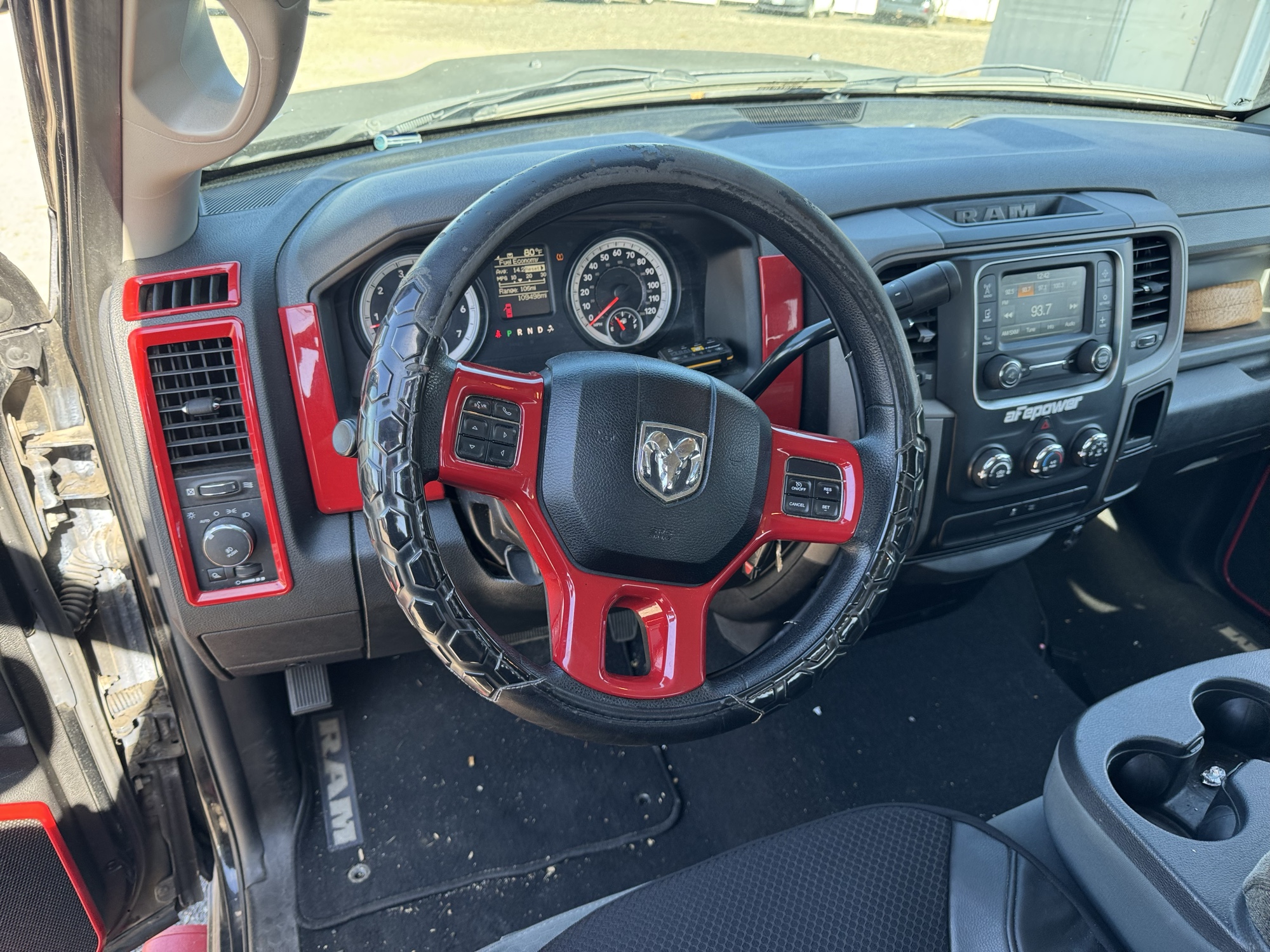 2014 ram 1500 tradesman-quad-cab-4wd with 109498 miles for sale near Elk River, Minnesota 106687_36_steering_wheel.jpg