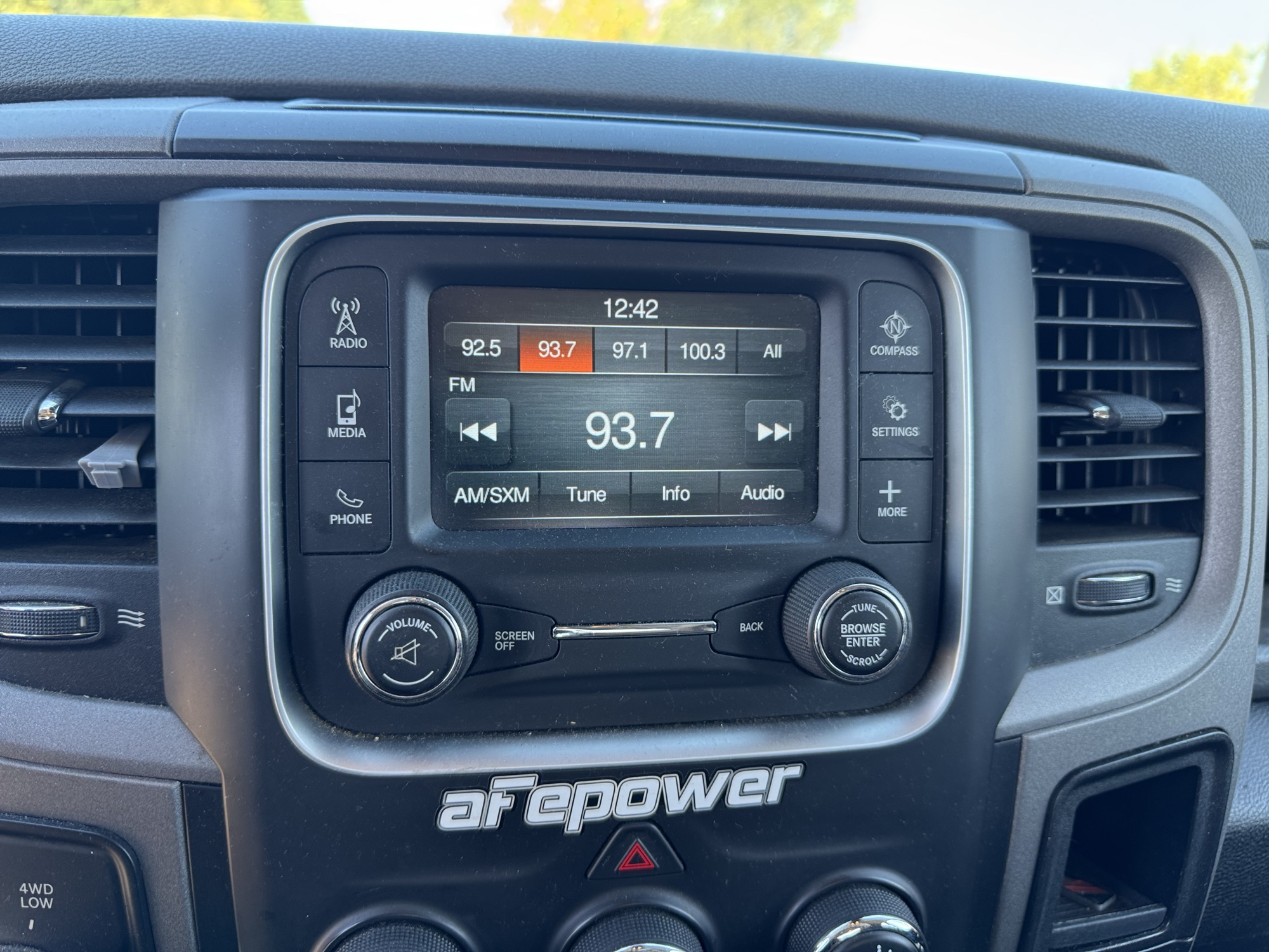 2014 ram 1500 tradesman-quad-cab-4wd with 109498 miles for sale near Elk River, Minnesota 106687_39_radio_closeup.jpg