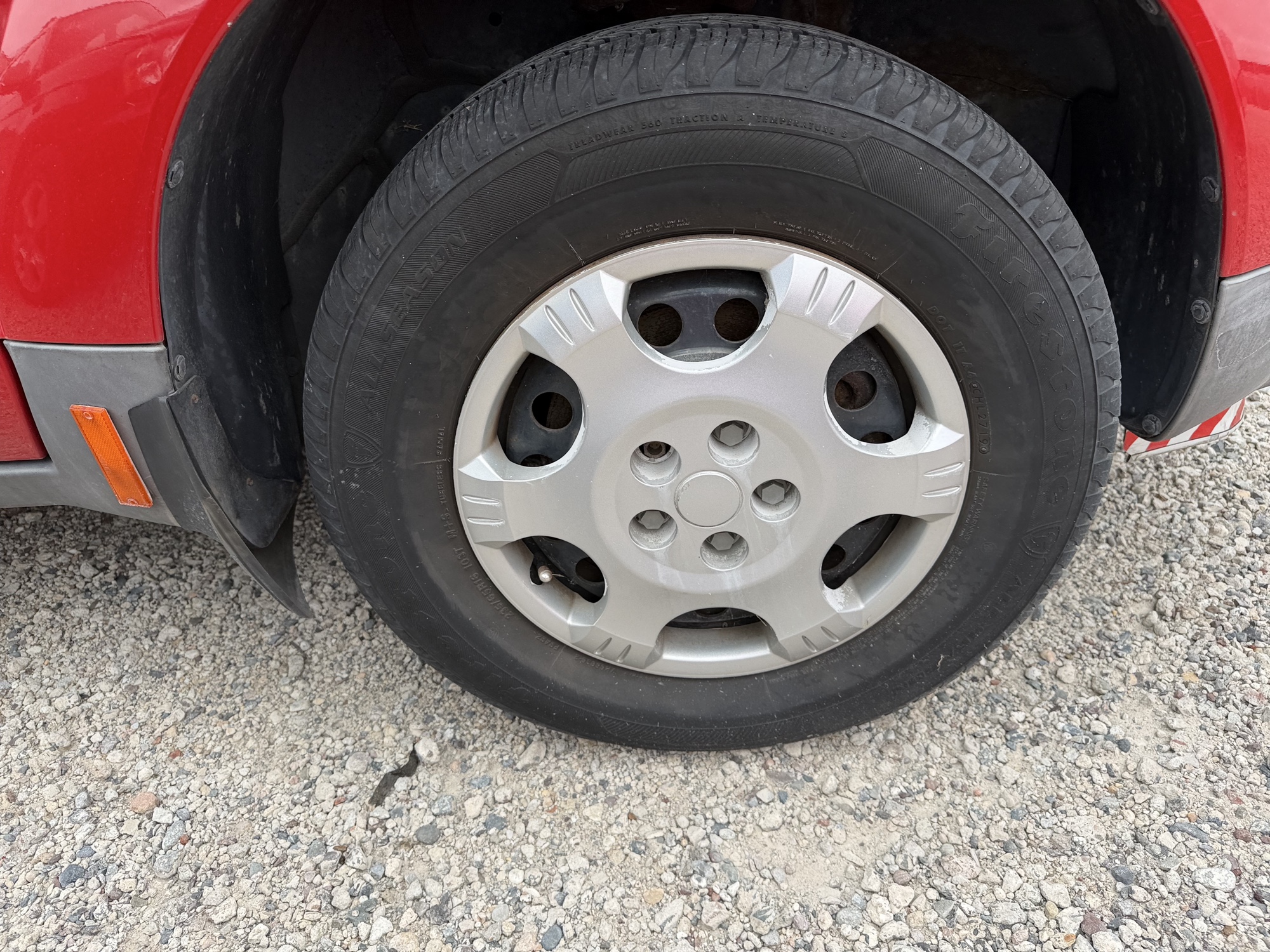 2003 saturn vue fwd with 178435 miles for sale near Elk River, Minnesota 106689_15_front_pass_wheel.jpg