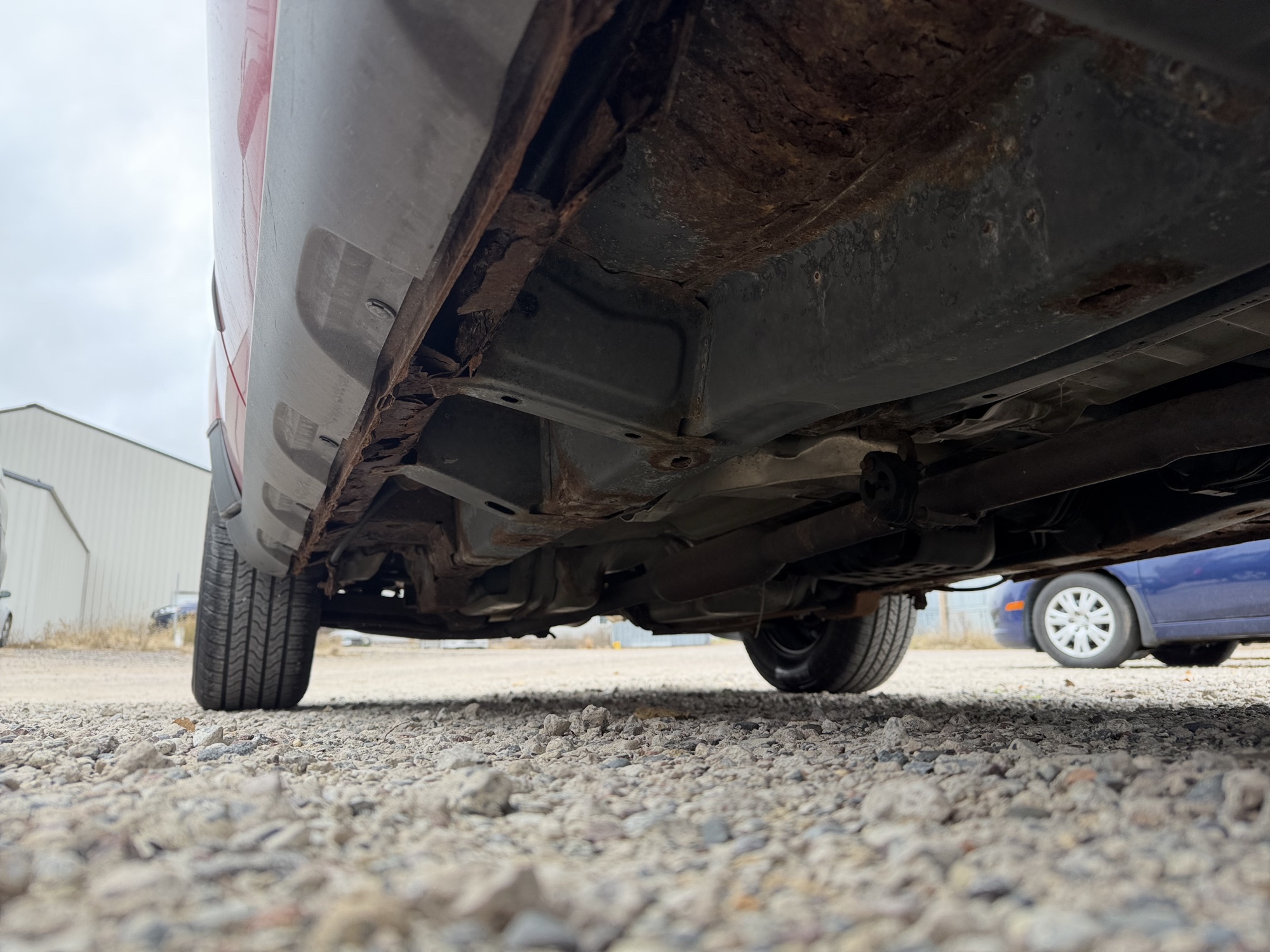 2003 saturn vue fwd with 178435 miles for sale near Elk River, Minnesota 106689_21_undercar_pass_side.jpg