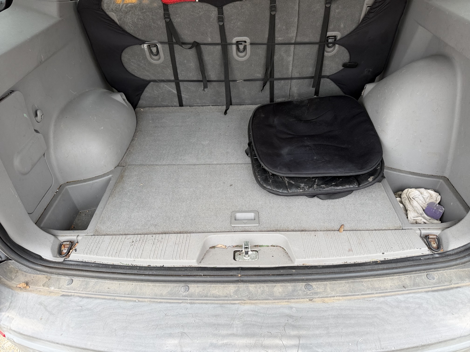 2003 saturn vue fwd with 178435 miles for sale near Elk River, Minnesota 106689_26_trunk.jpg