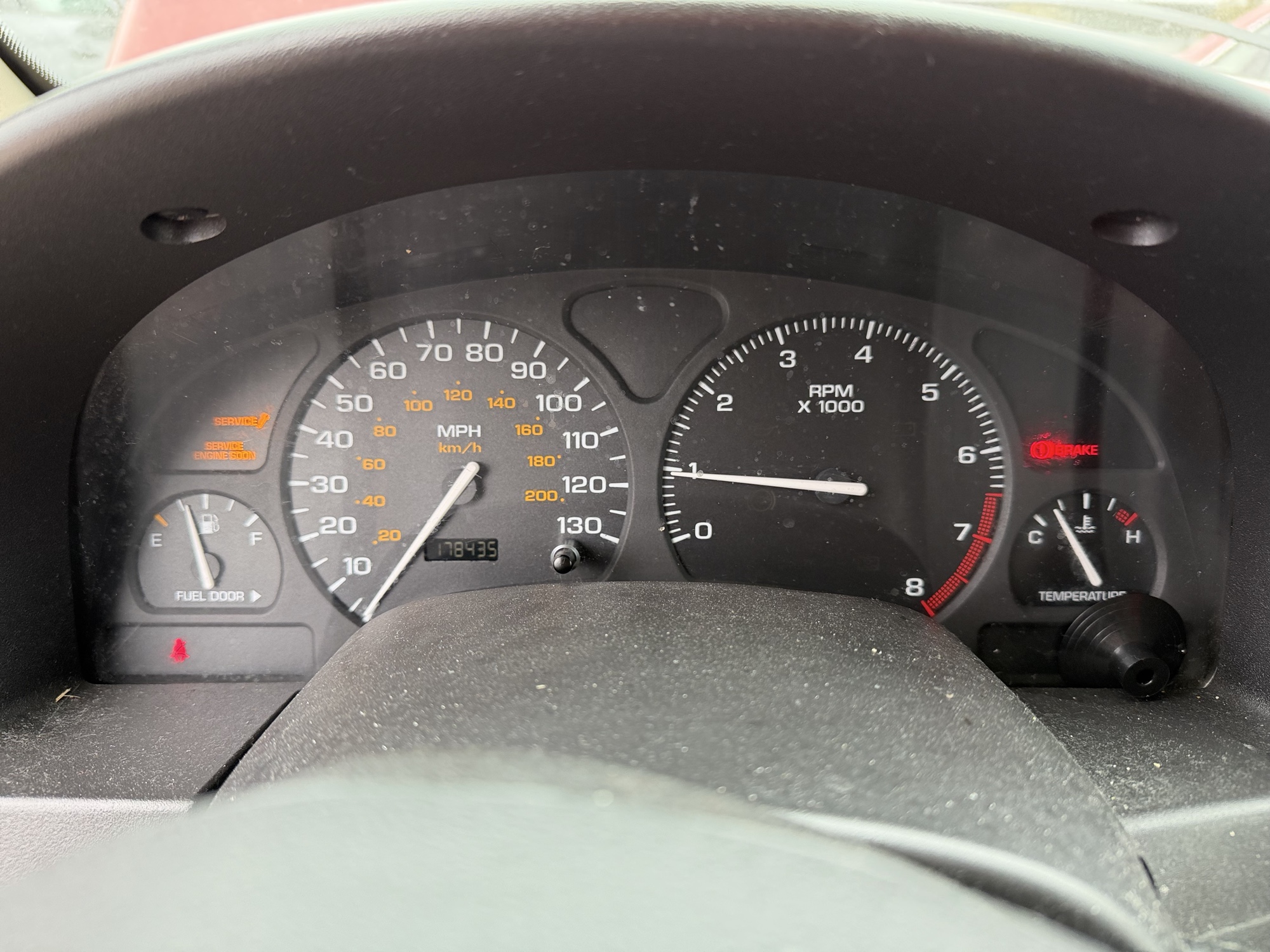 2003 saturn vue fwd with 178435 miles for sale near Elk River, Minnesota 106689_43_gauge_cluster.jpg