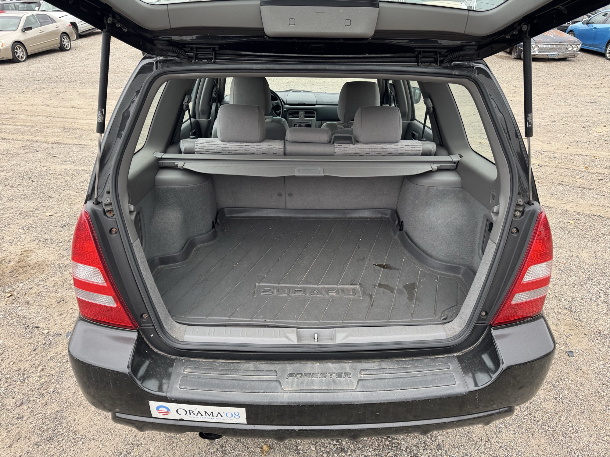 2004 subaru forester 2.5-xs with 87813 miles for sale near Elk River, Minnesota 106690_26_trunk.jpg