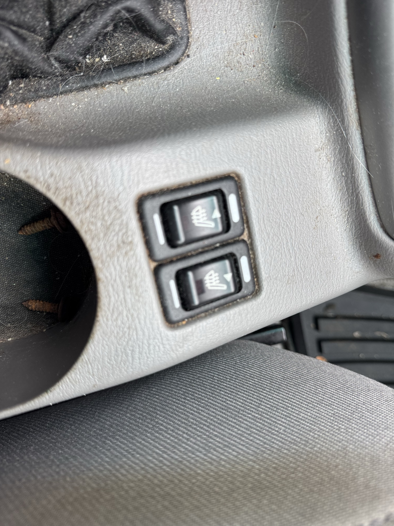 2004 subaru forester 2.5-xs with 87813 miles for sale near Elk River, Minnesota 106690_42_heated_seat_switches.jpg