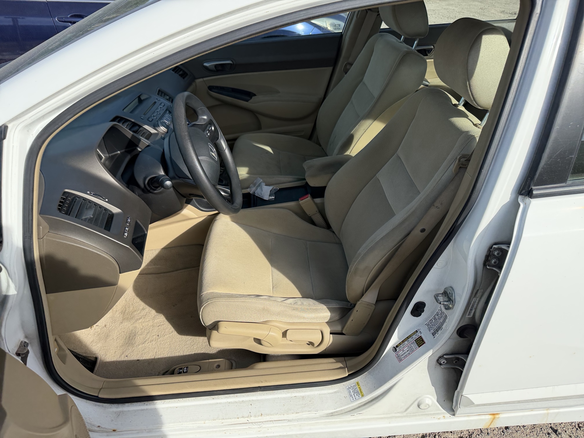 2006 honda civic lx-sedan with 201831 miles for sale near Elk River, Minnesota 106691_22_driver_seat.jpg