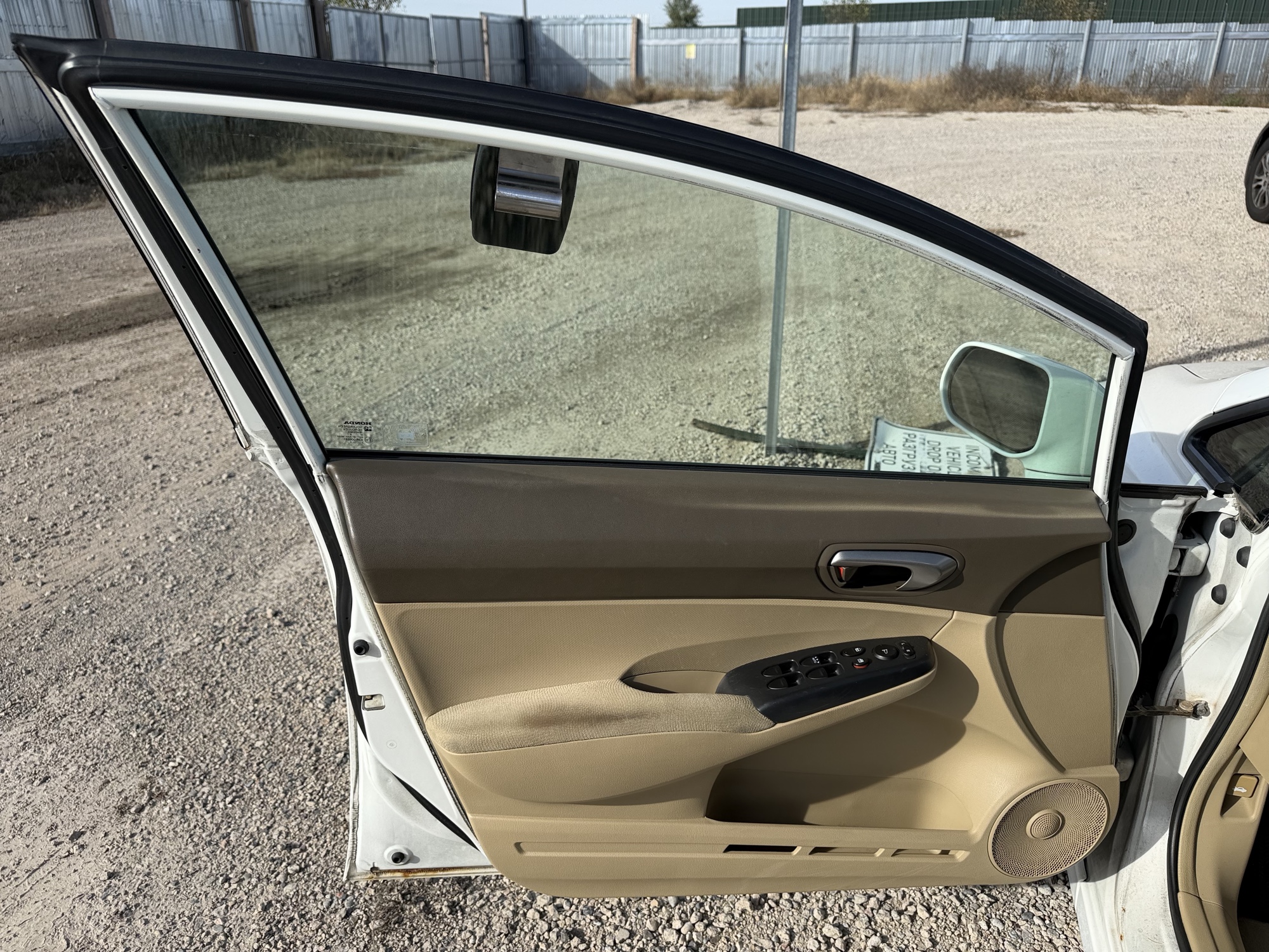 2006 honda civic lx-sedan with 201831 miles for sale near Elk River, Minnesota 106691_23_driver_door_panel.jpg