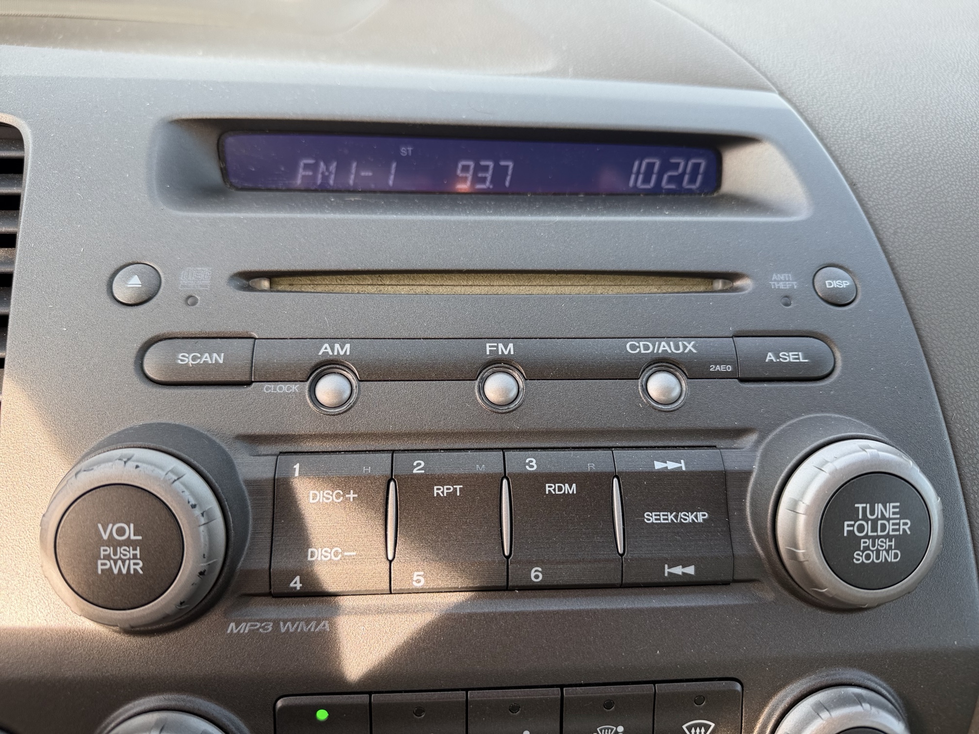 2006 honda civic lx-sedan with 201831 miles for sale near Elk River, Minnesota 106691_39_radio_closeup.jpg