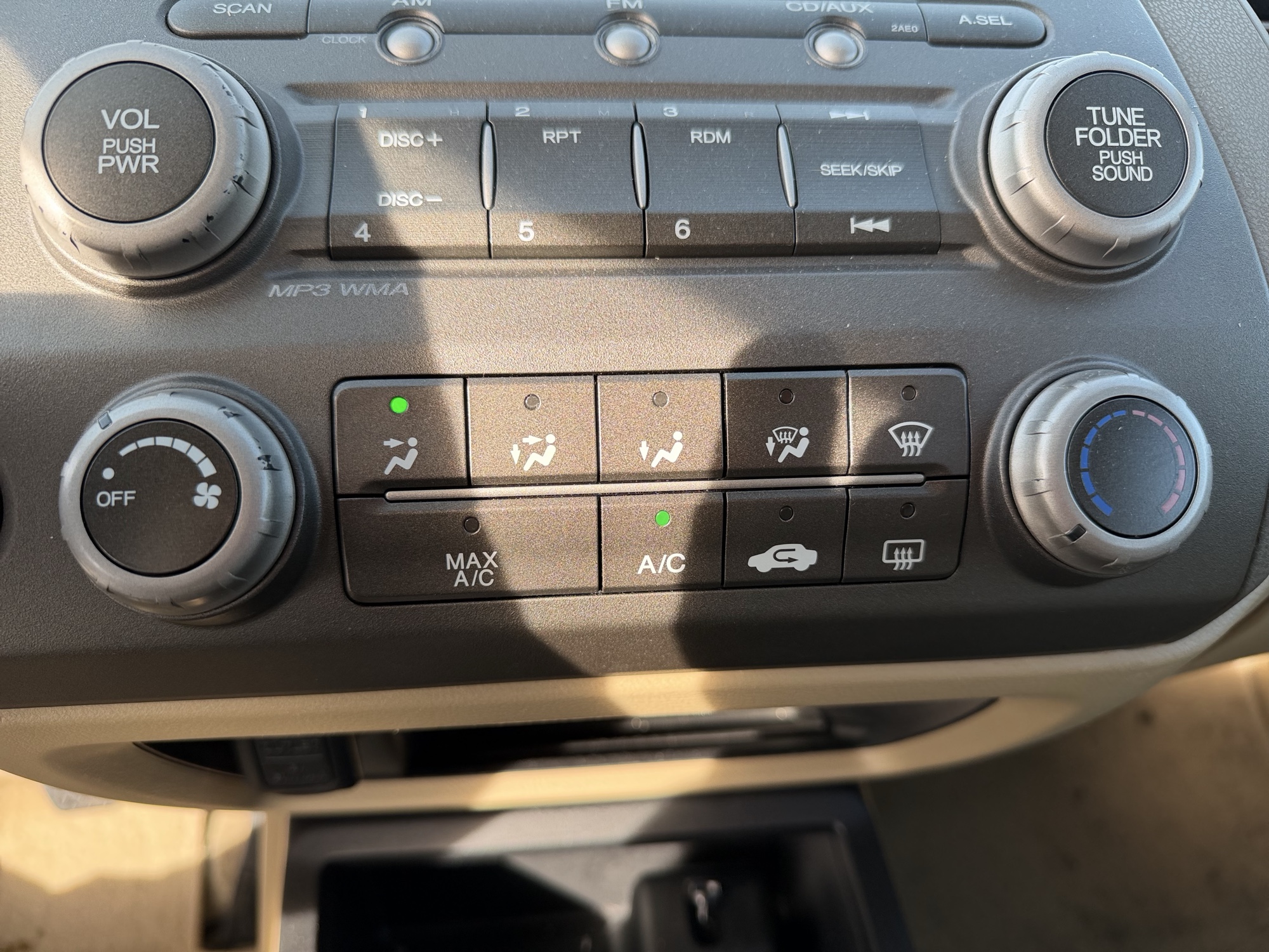2006 honda civic lx-sedan with 201831 miles for sale near Elk River, Minnesota 106691_40_climate_control.jpg