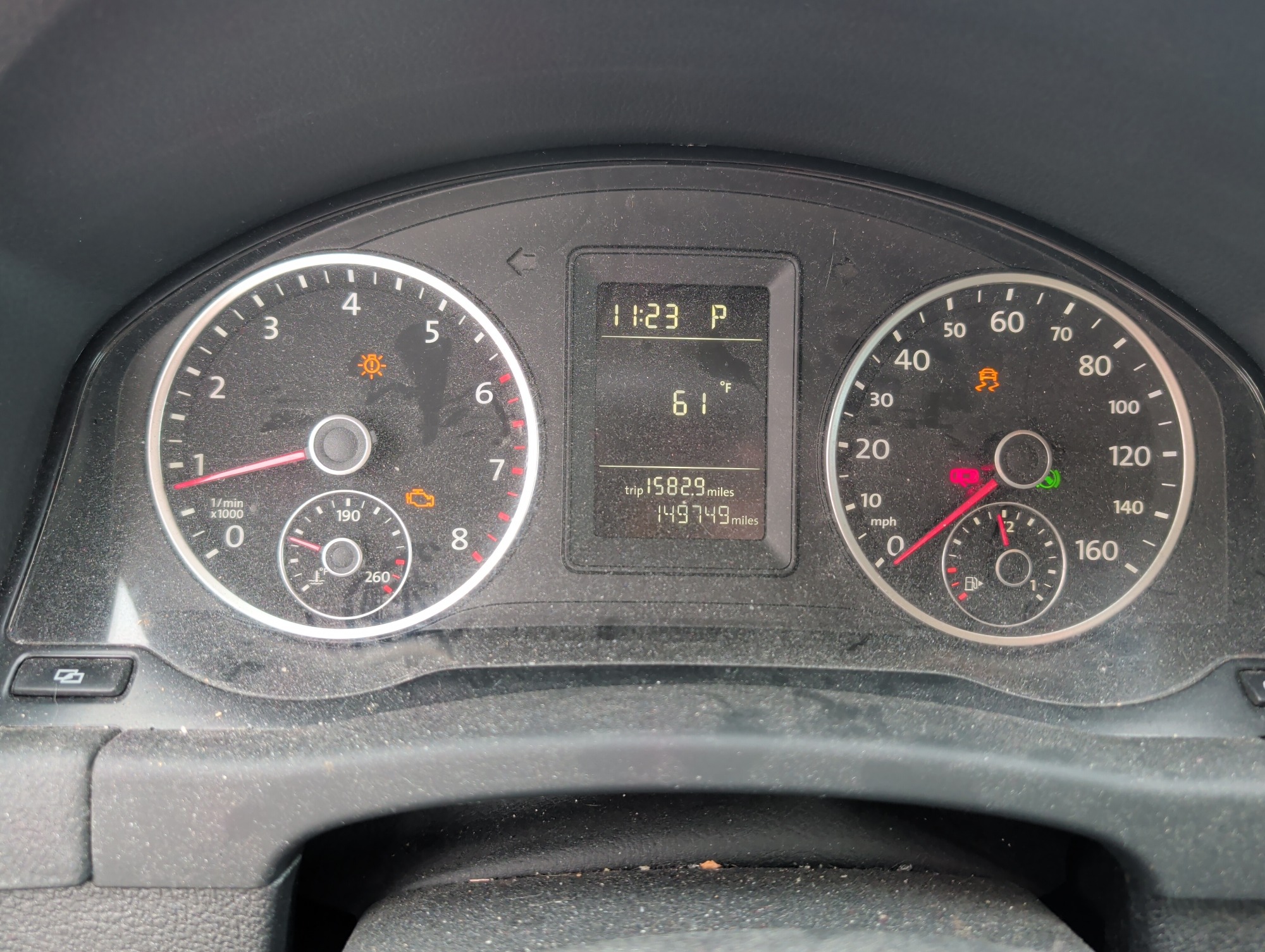 2011 volkswagen tiguan s with 149749 miles for sale near Elk River, Minnesota 106692_43_gauge_cluster.jpg