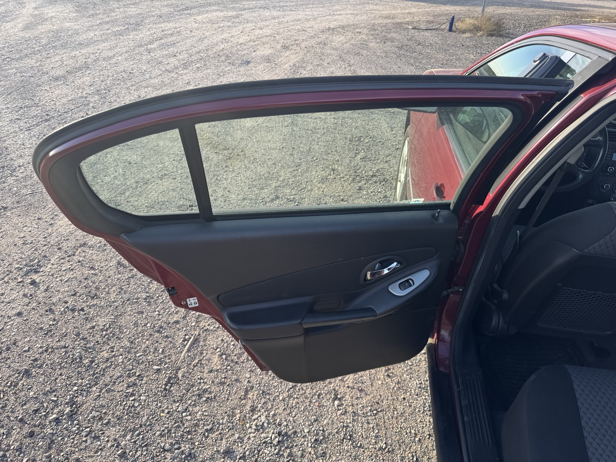 2006 chevrolet malibu lt with 143181 miles for sale near Elk River, Minnesota 106693_25_drv_rear_door_panel.jpg