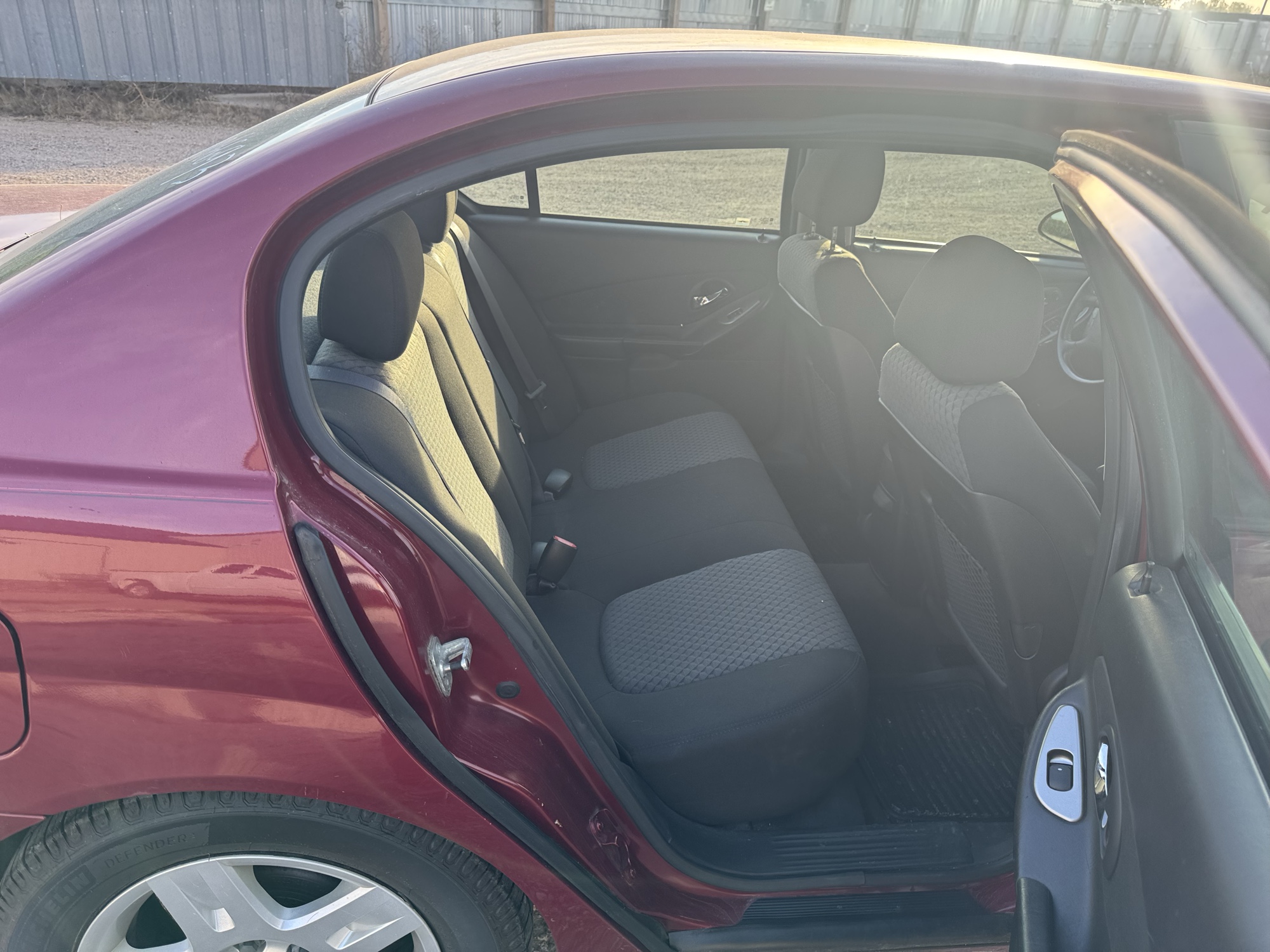 2006 chevrolet malibu lt with 143181 miles for sale near Elk River, Minnesota 106693_28_pass_rear_seat.jpg