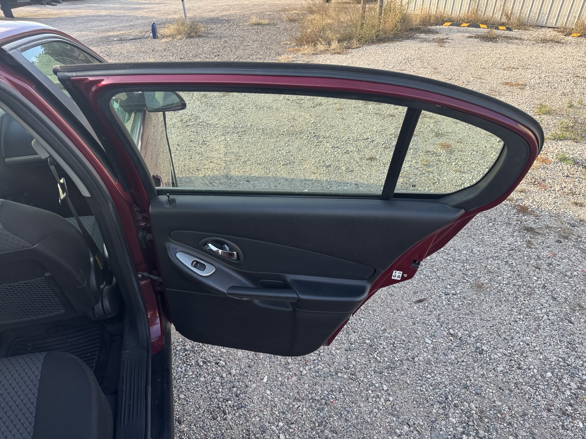 2006 chevrolet malibu lt with 143181 miles for sale near Elk River, Minnesota 106693_30_pass_rear_door_panel.jpg