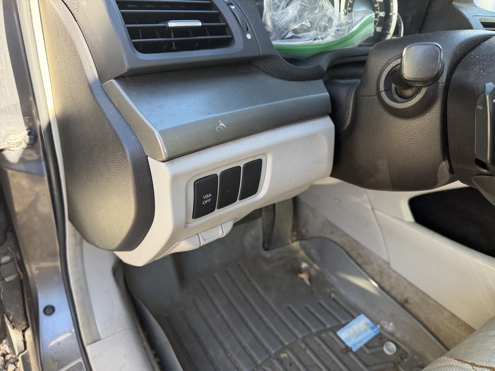 2010 acura tsx 5-speed-at with 228743 miles for sale near Elk River, Minnesota 106694_37_left_of_steering_wheel.jpg