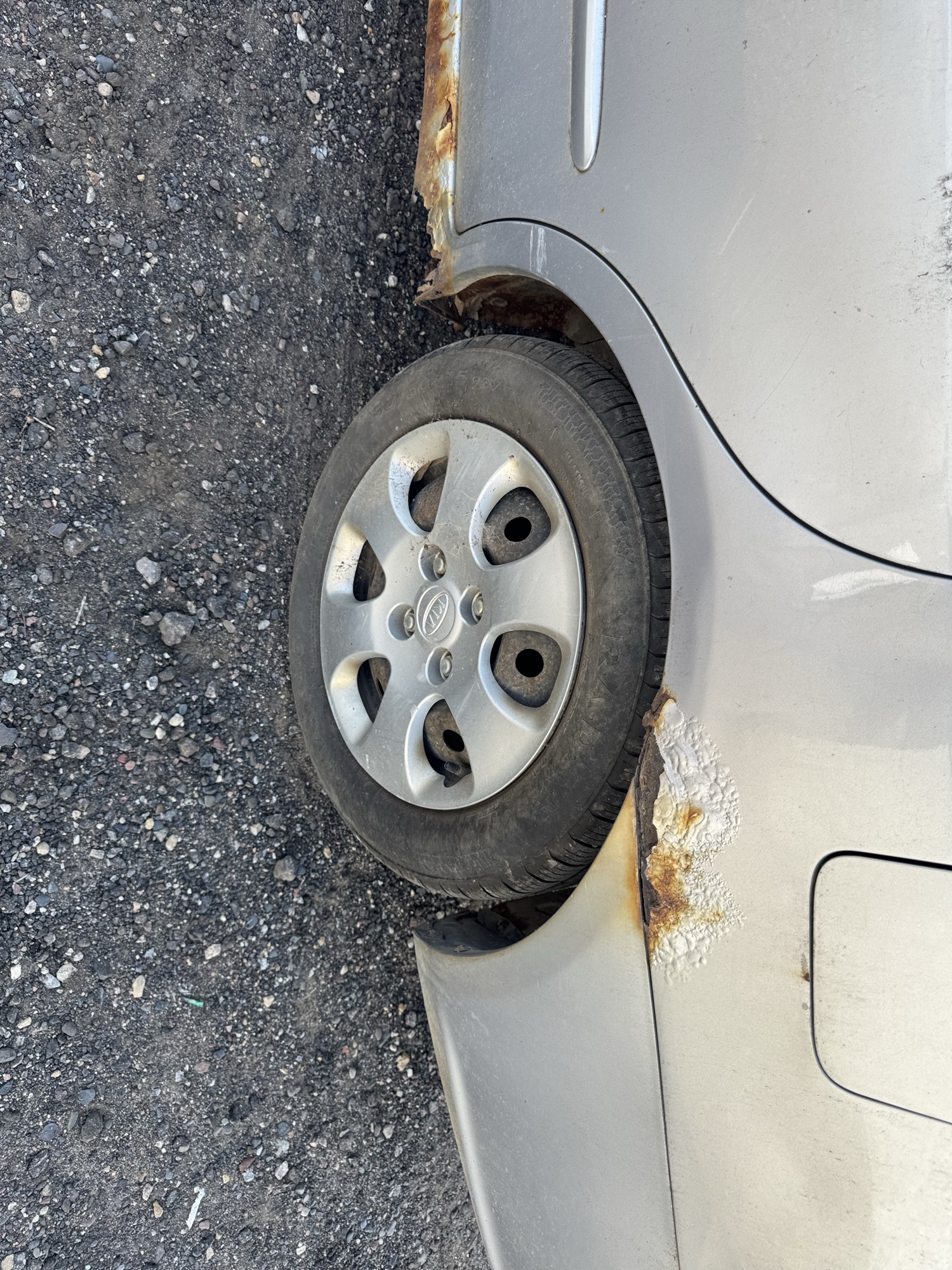 2007 kia spectra lx with 188719 miles for sale near Elk River, Minnesota 106695_13_rear_drv_wheel.jpg