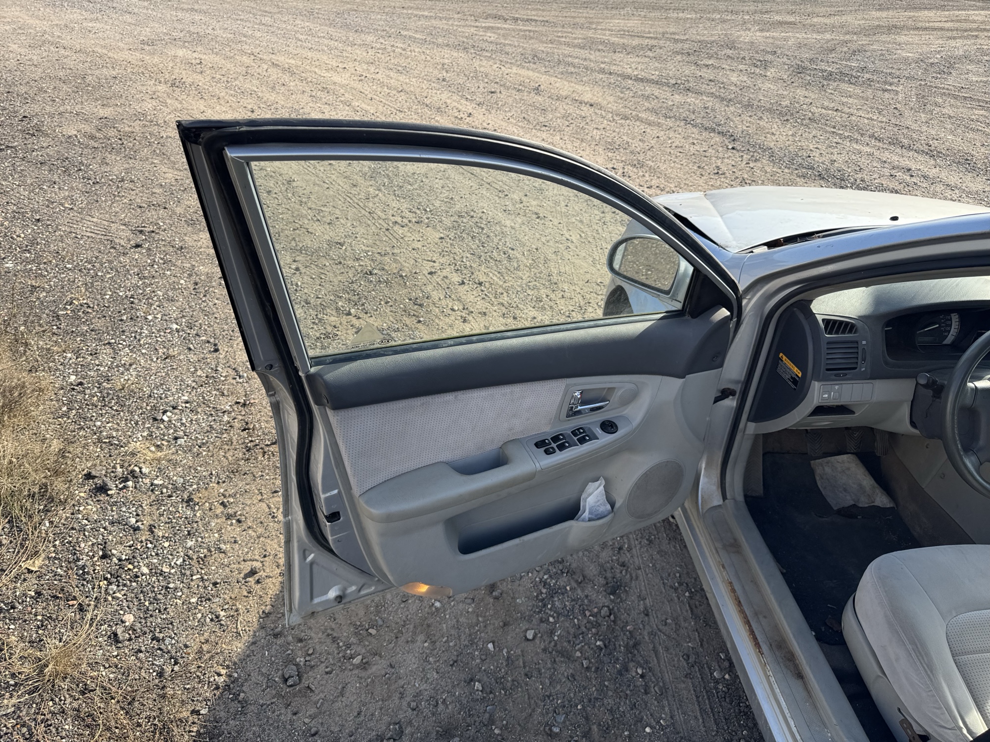 2007 kia spectra lx with 188719 miles for sale near Elk River, Minnesota 106695_23_driver_door_panel.jpg