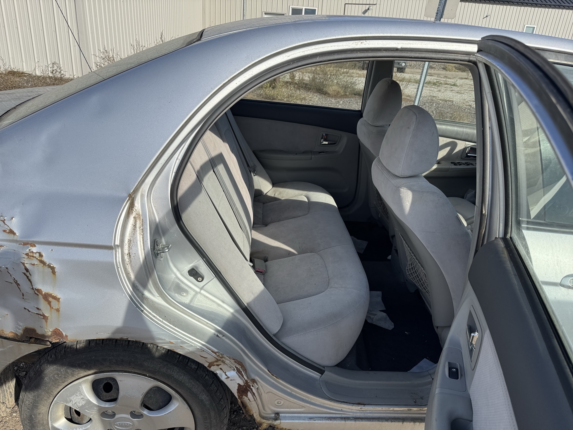 2007 kia spectra lx with 188719 miles for sale near Elk River, Minnesota 106695_28_pass_rear_seat.jpg