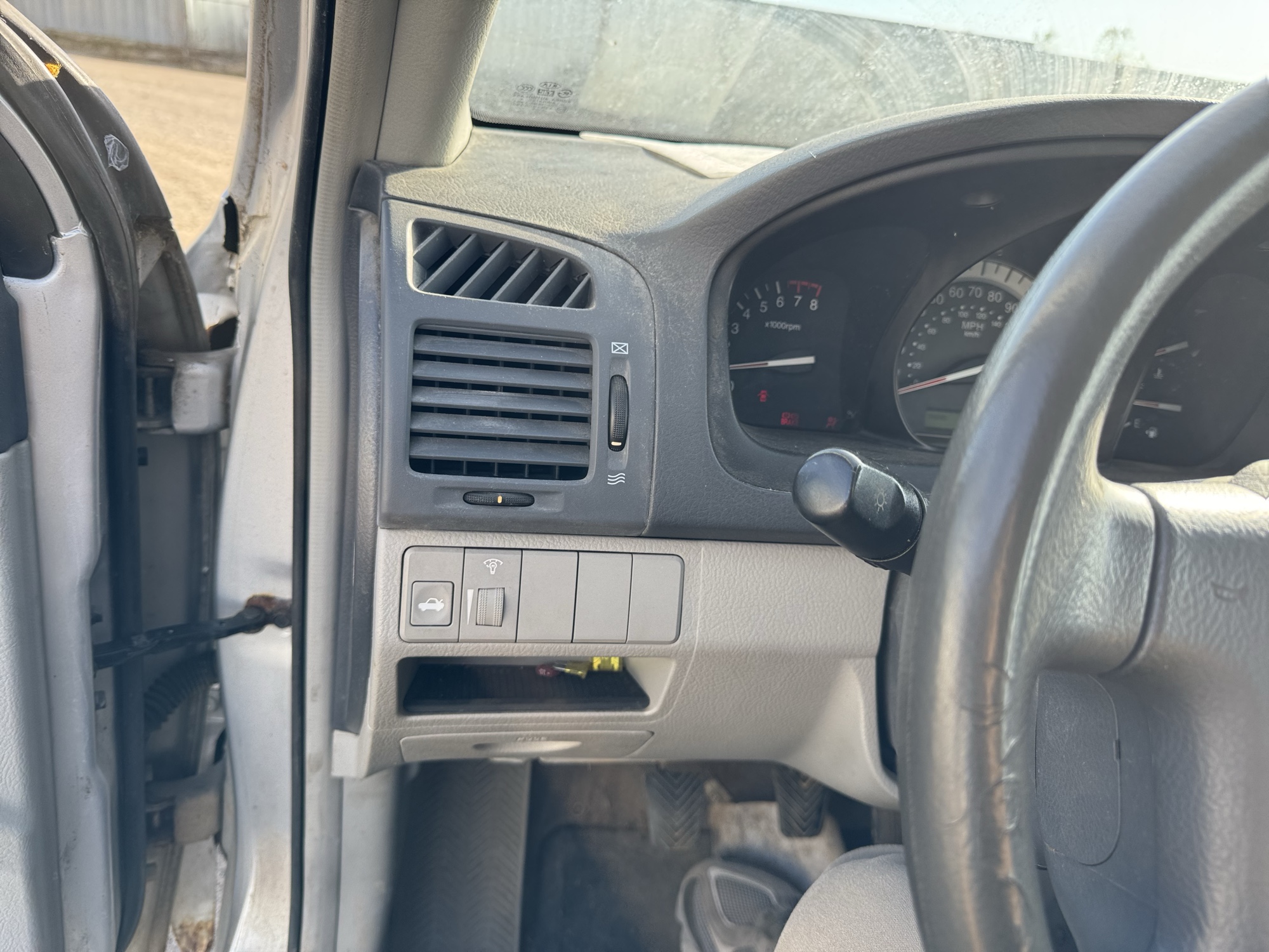 2007 kia spectra lx with 188719 miles for sale near Elk River, Minnesota 106695_37_left_of_steering_wheel.jpg