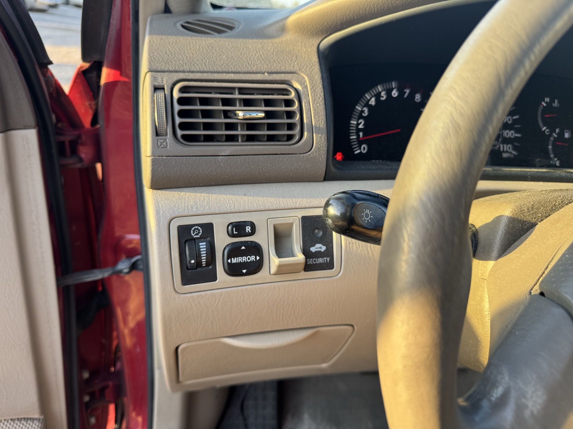 2007 toyota corolla ce with 160712 miles for sale near Elk River, Minnesota 106696_37_left_of_steering_wheel.jpg