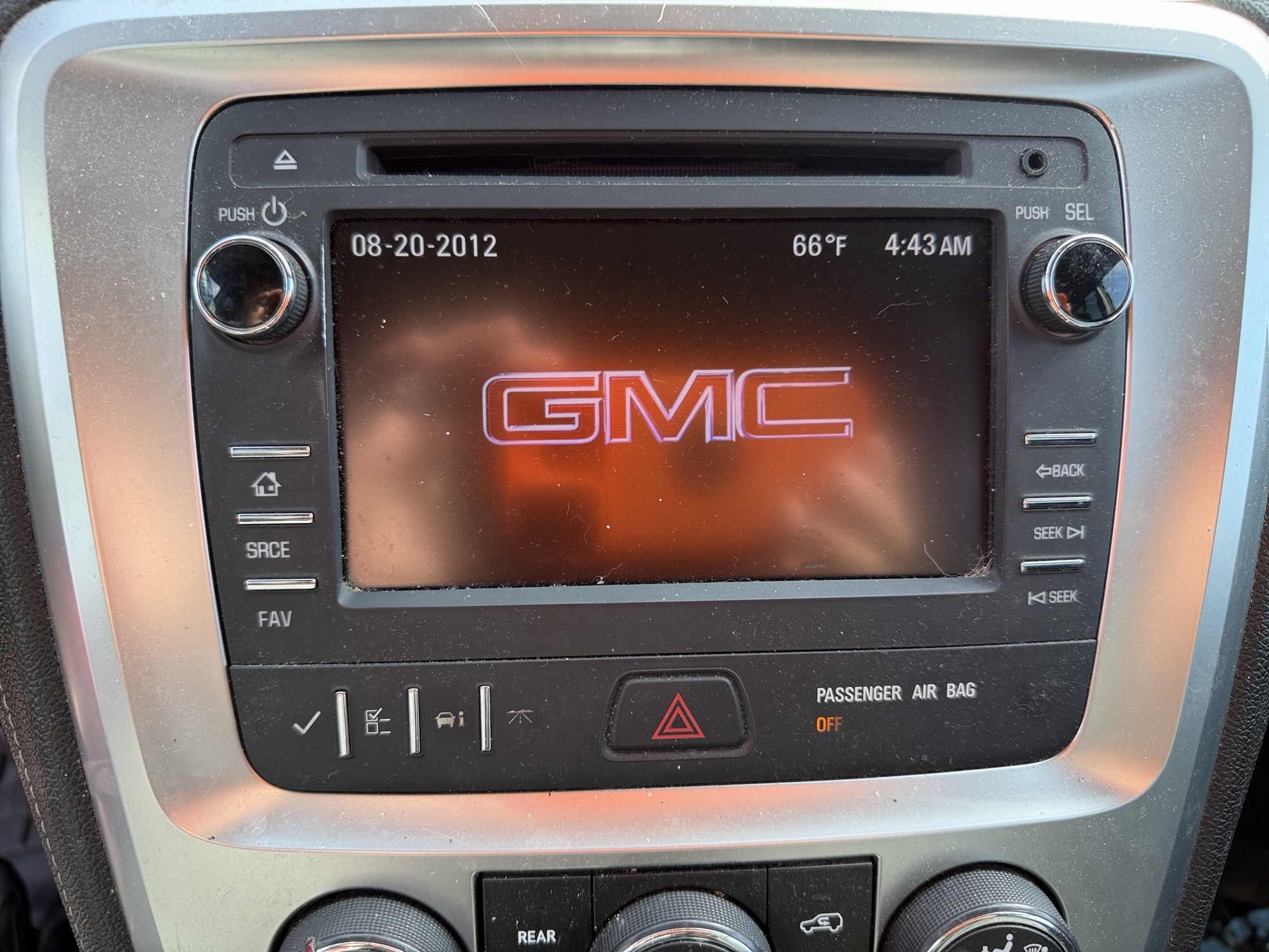 2015 gmc acadia sle-1-awd with 153034 miles for sale near Elk River, Minnesota 106697_39_radio_closeup.jpg