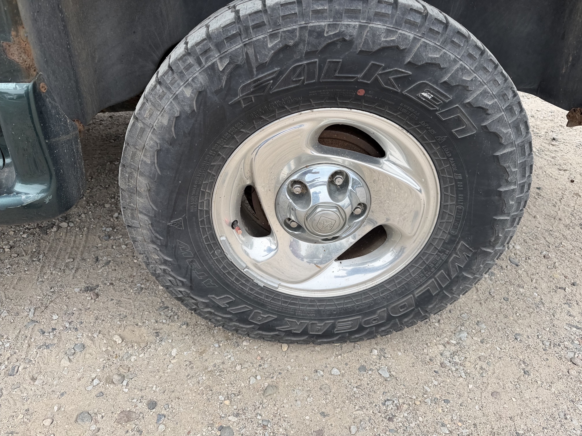 1998 dodge ram-1500 quad-cab-8-ft.-bed-4wd with 133361 miles for sale near Elk River, Minnesota 106699_13_rear_drv_wheel.jpg