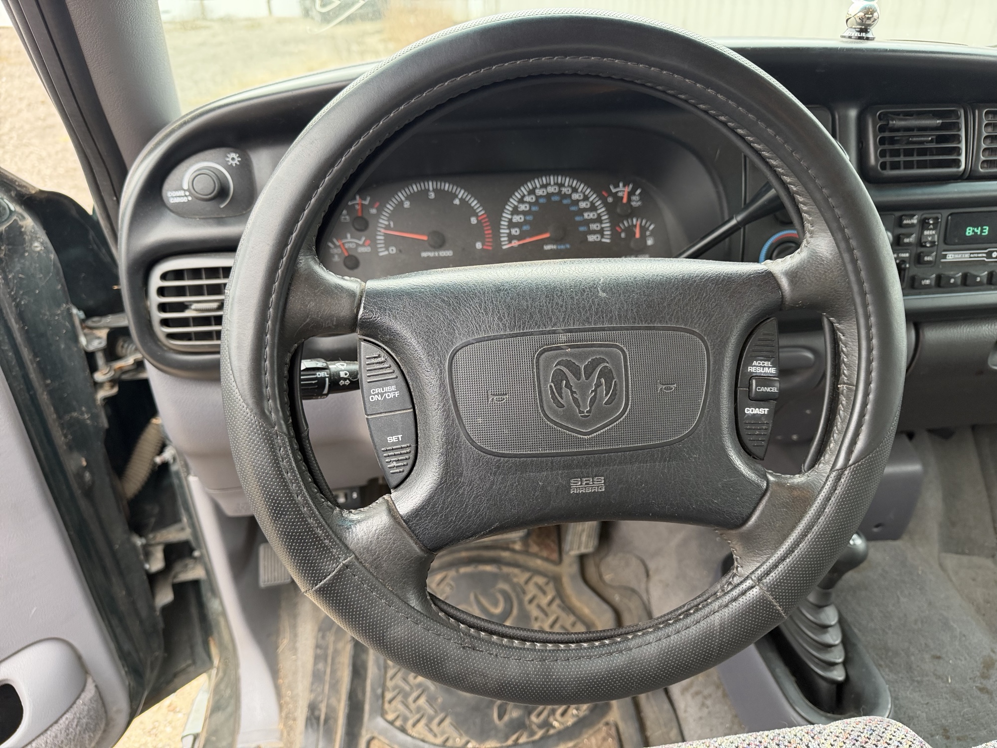1998 dodge ram-1500 quad-cab-8-ft.-bed-4wd with 133361 miles for sale near Elk River, Minnesota 106699_36_steering_wheel.jpg