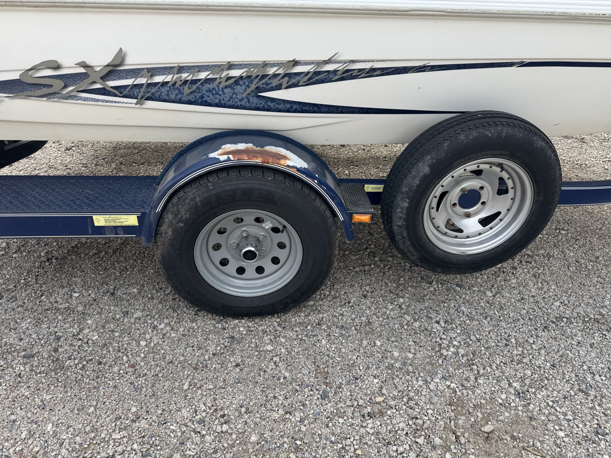 2002 glastron sx175 for sale near Elk River, Minnesota 106700_14_rear_pass_wheel.jpg