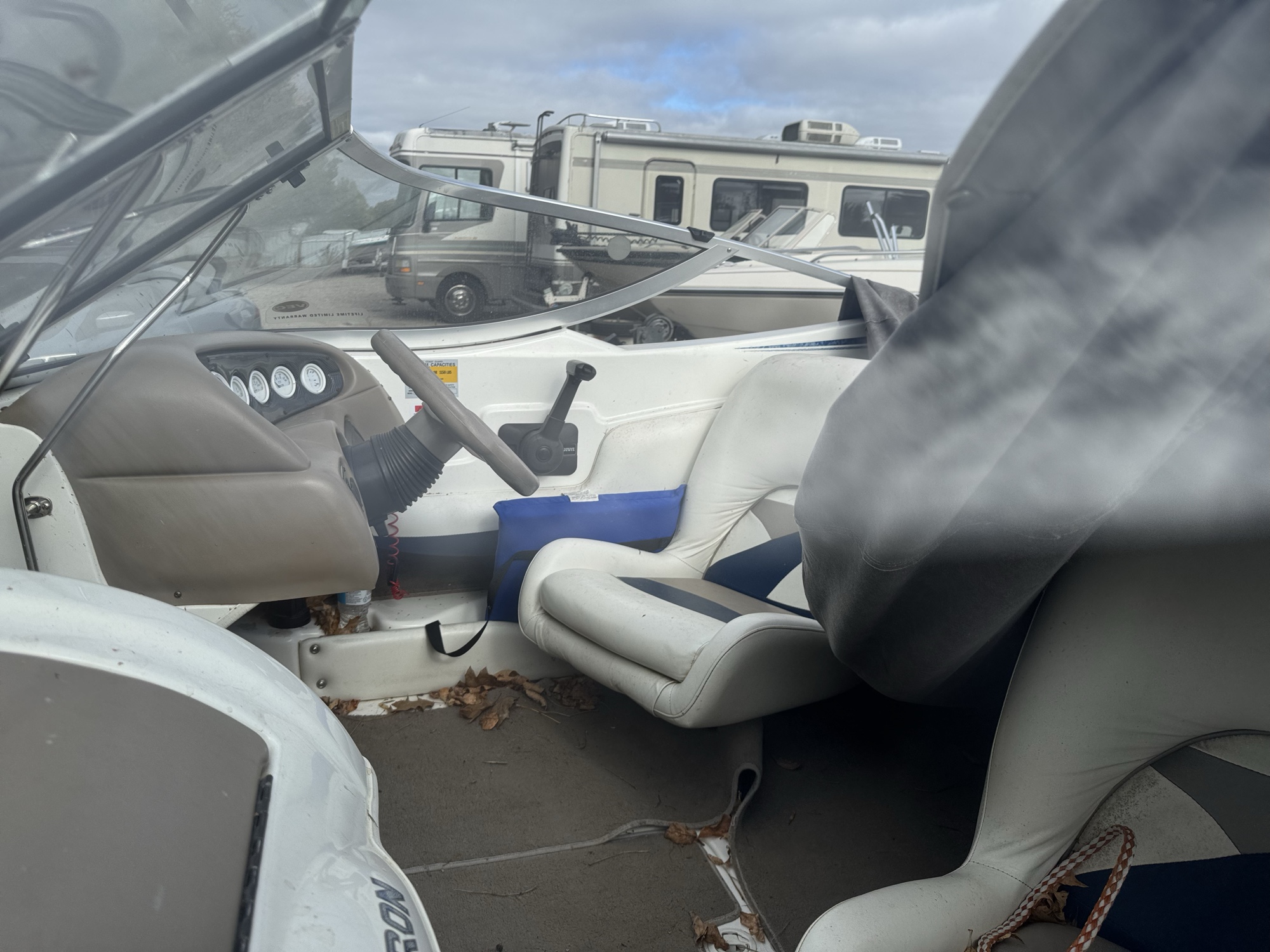 2002 glastron sx175 for sale near Elk River, Minnesota 106700_22_driver_seat.jpg