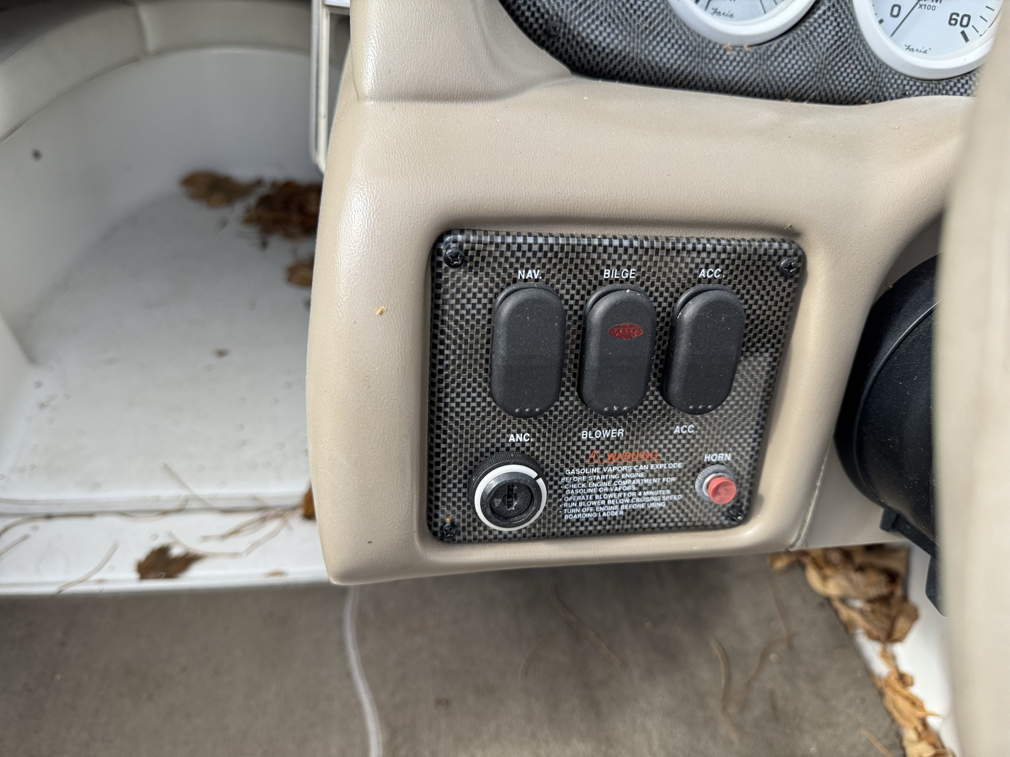 2002 glastron sx175 for sale near Elk River, Minnesota 106700_37_left_of_steering_wheel.jpg