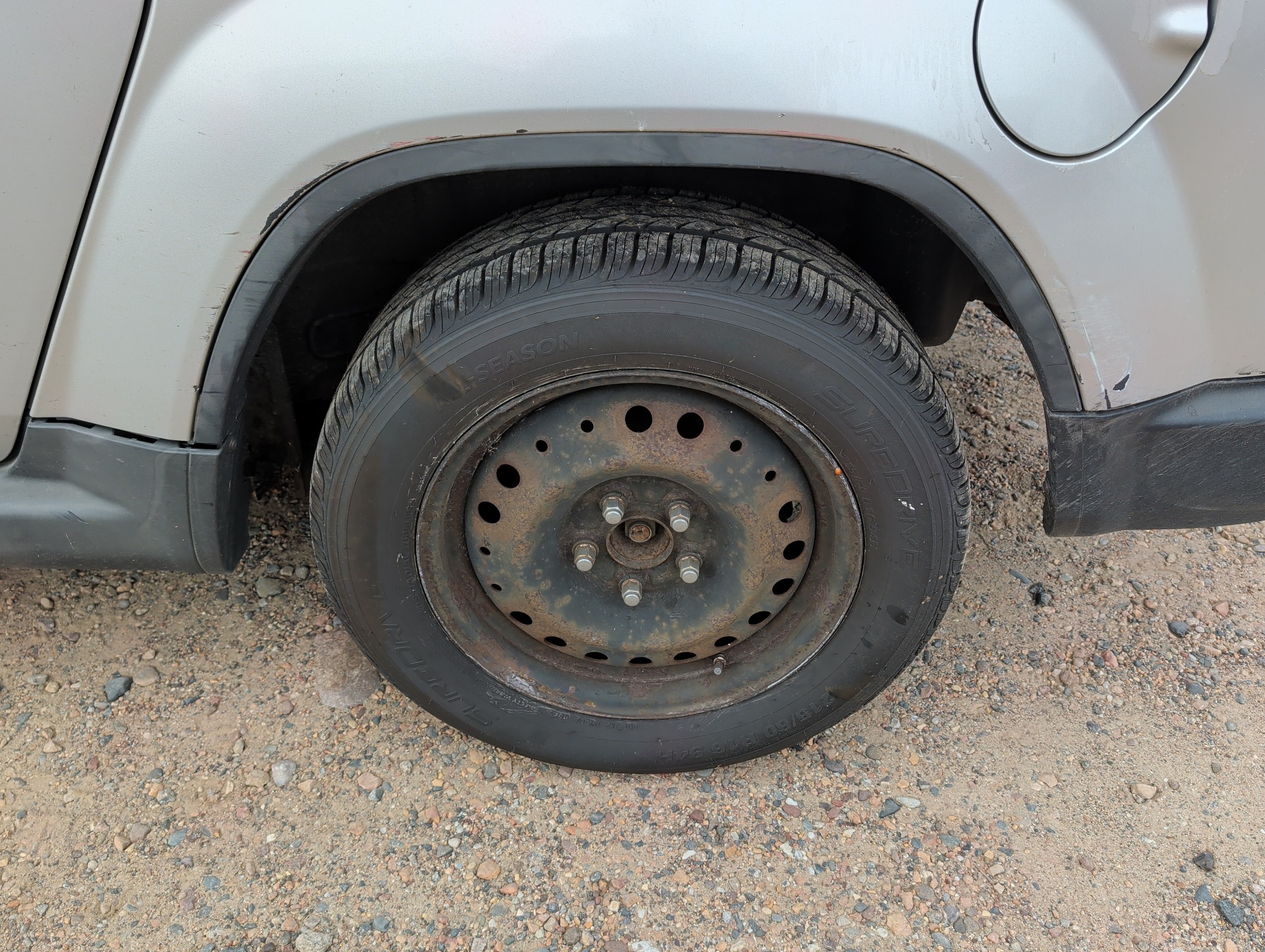 2009 honda element lx-4wd-at with 225737 miles for sale near Elk River, Minnesota 106701_13_rear_drv_wheel.jpg
