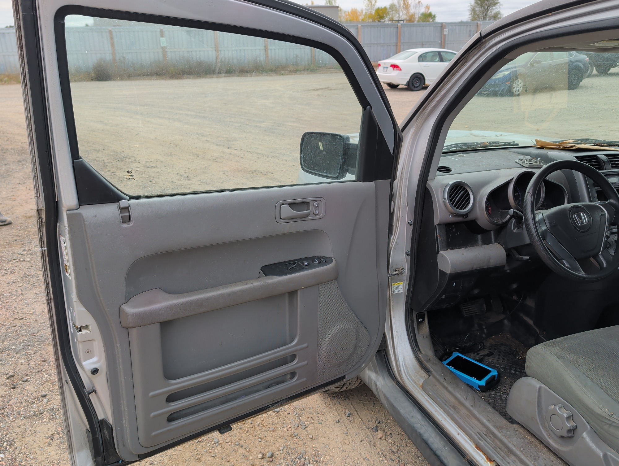 2009 honda element lx-4wd-at with 225737 miles for sale near Elk River, Minnesota 106701_23_driver_door_panel.jpg