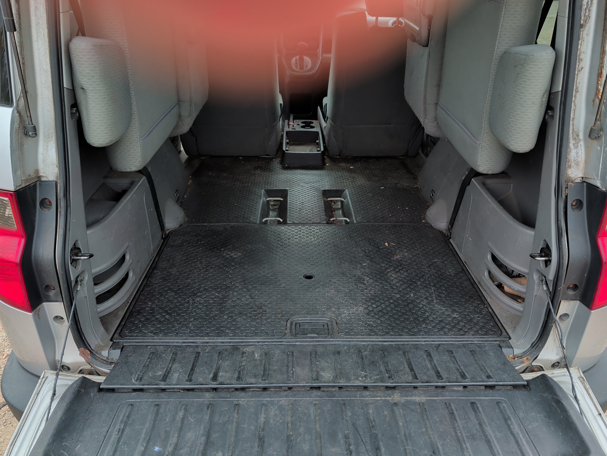 2009 honda element lx-4wd-at with 225737 miles for sale near Elk River, Minnesota 106701_26_trunk.jpg