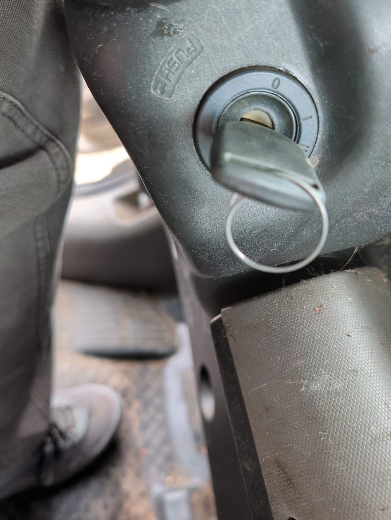 2009 honda element lx-4wd-at with 225737 miles for sale near Elk River, Minnesota 106701_51_keys.jpg