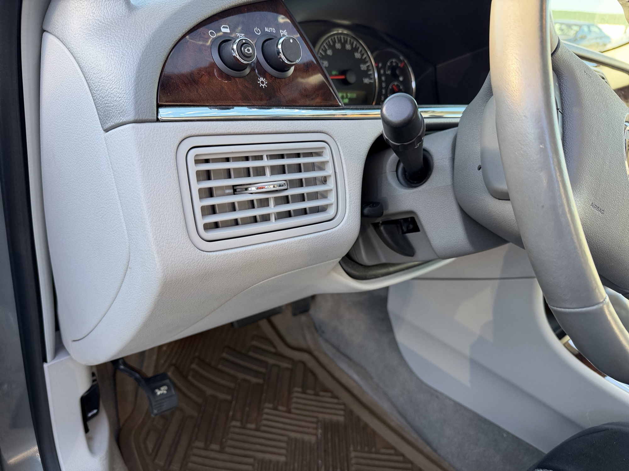 2009 buick lacrosse cx with 28748 miles for sale near Elk River, Minnesota 106702_37_left_of_steering_wheel.jpg