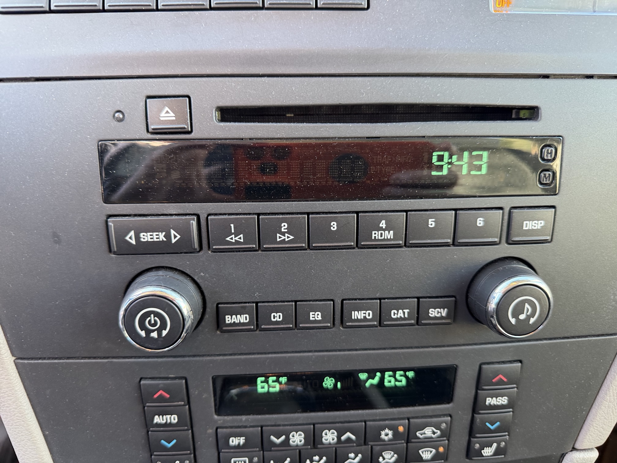2009 buick lacrosse cx with 28748 miles for sale near Elk River, Minnesota 106702_39_radio_closeup.jpg