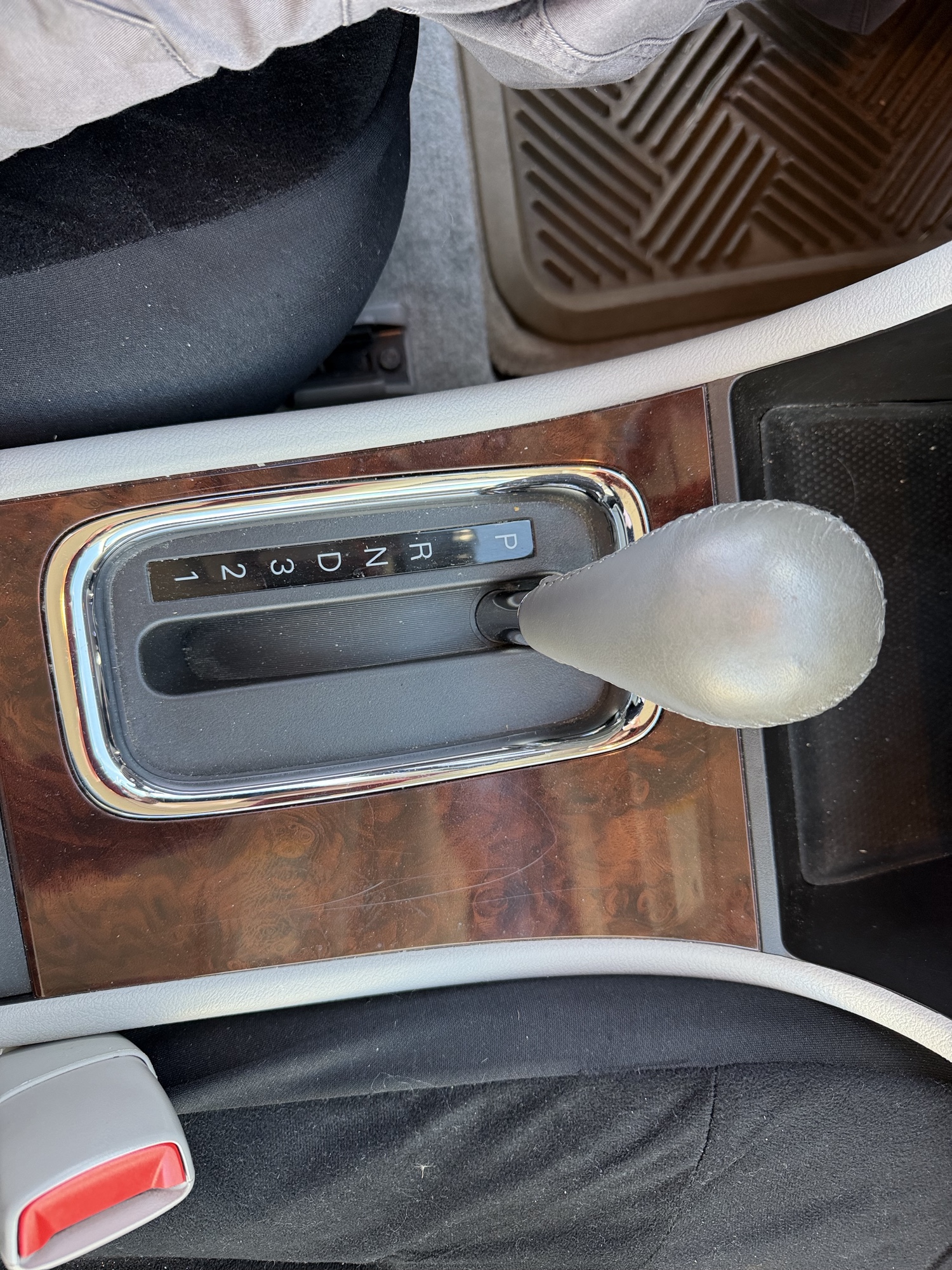 2009 buick lacrosse cx with 28748 miles for sale near Elk River, Minnesota 106702_41_shifter.jpg