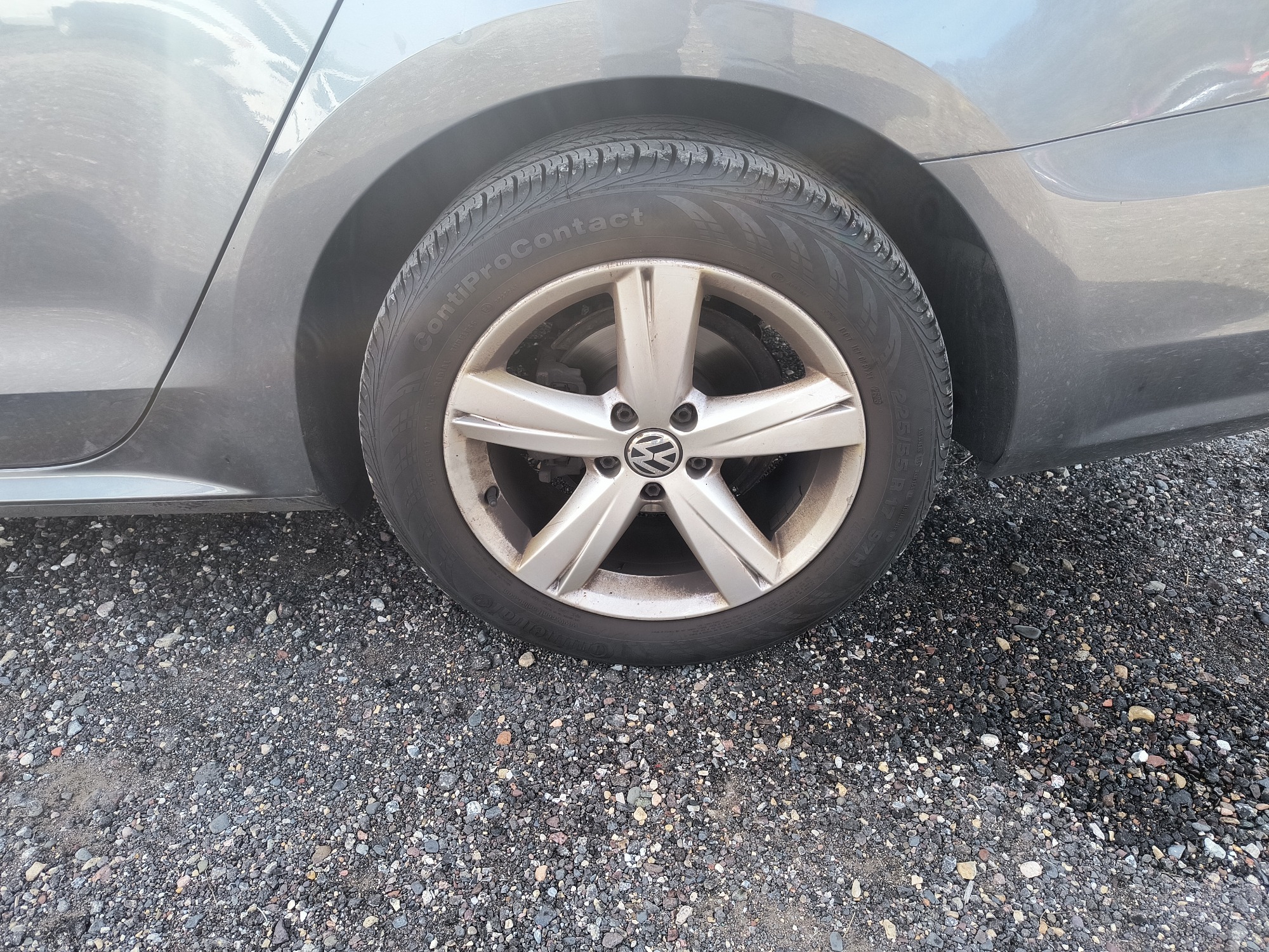 2012 volkswagen passat 2.5l-se-at with 146614 miles for sale near Elk River, Minnesota 106703_13_rear_drv_wheel.jpg