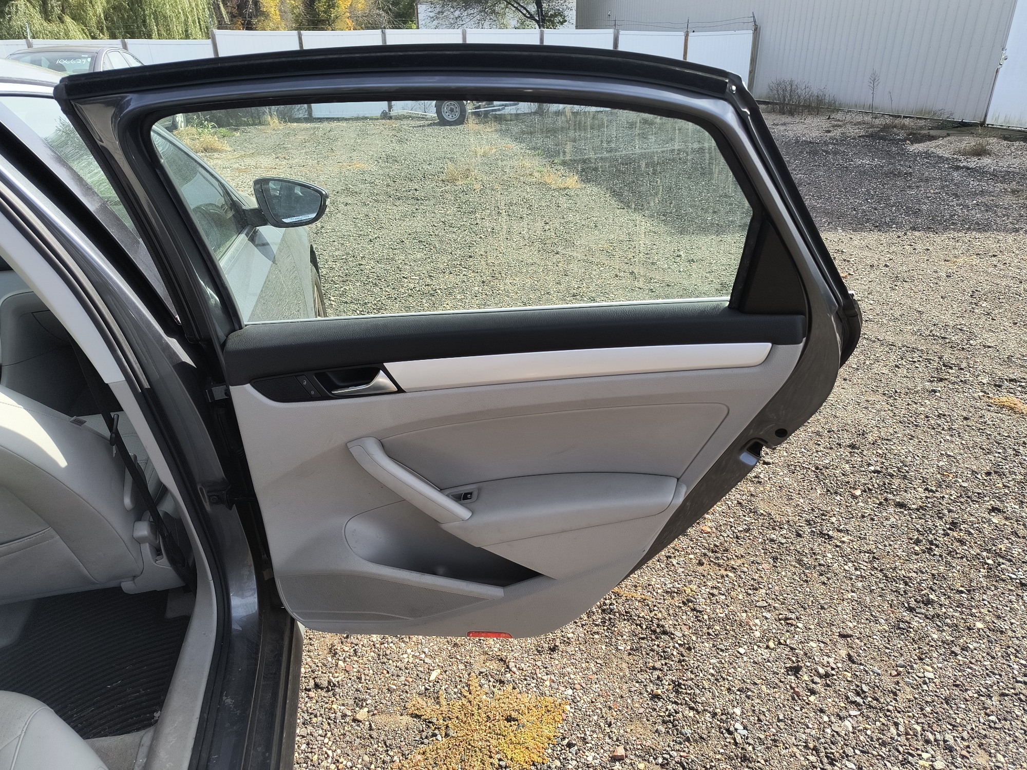 2012 volkswagen passat 2.5l-se-at with 146614 miles for sale near Elk River, Minnesota 106703_30_pass_rear_door_panel.jpg