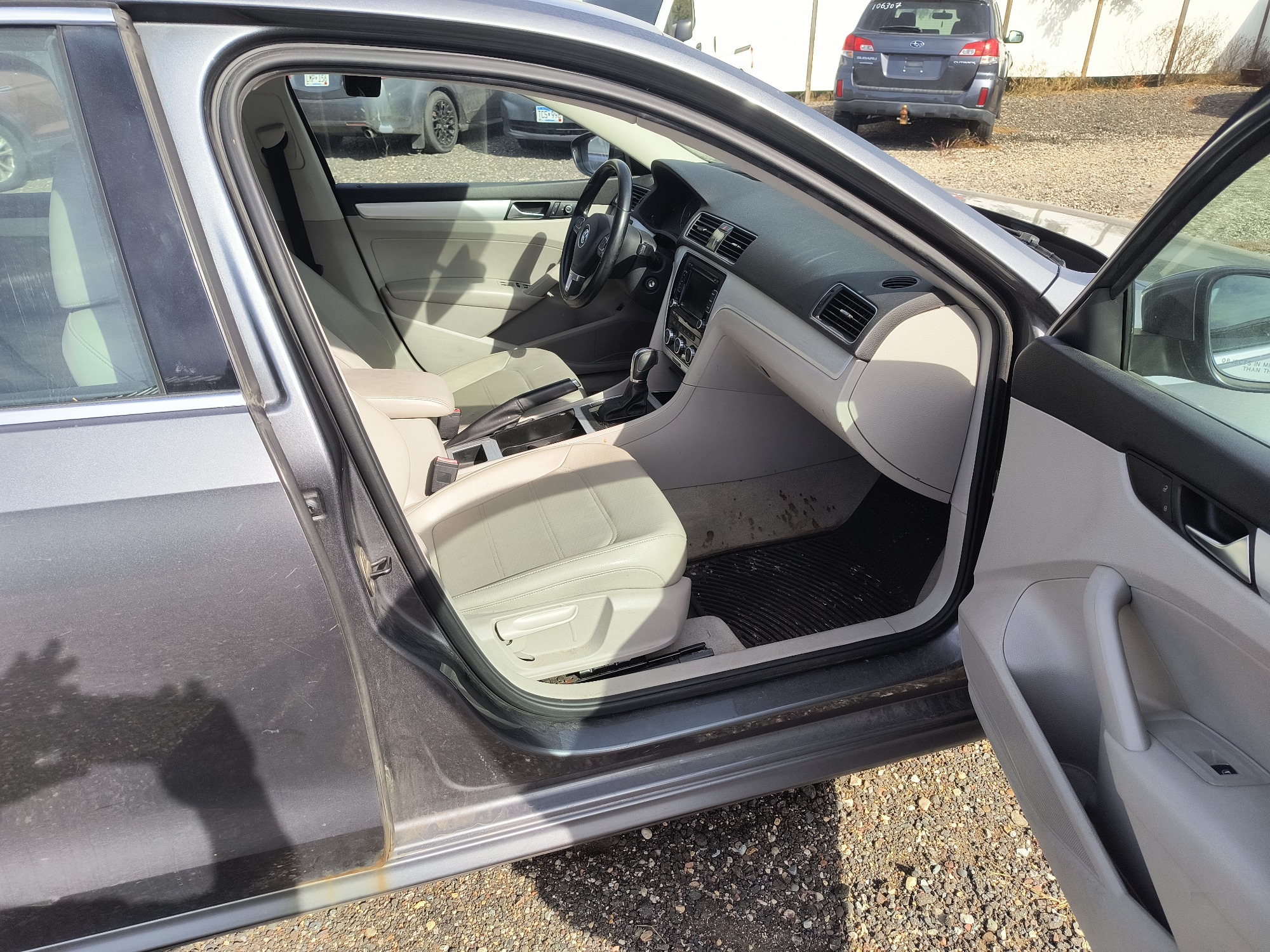 2012 volkswagen passat 2.5l-se-at with 146614 miles for sale near Elk River, Minnesota 106703_31_passenger_seat.jpg